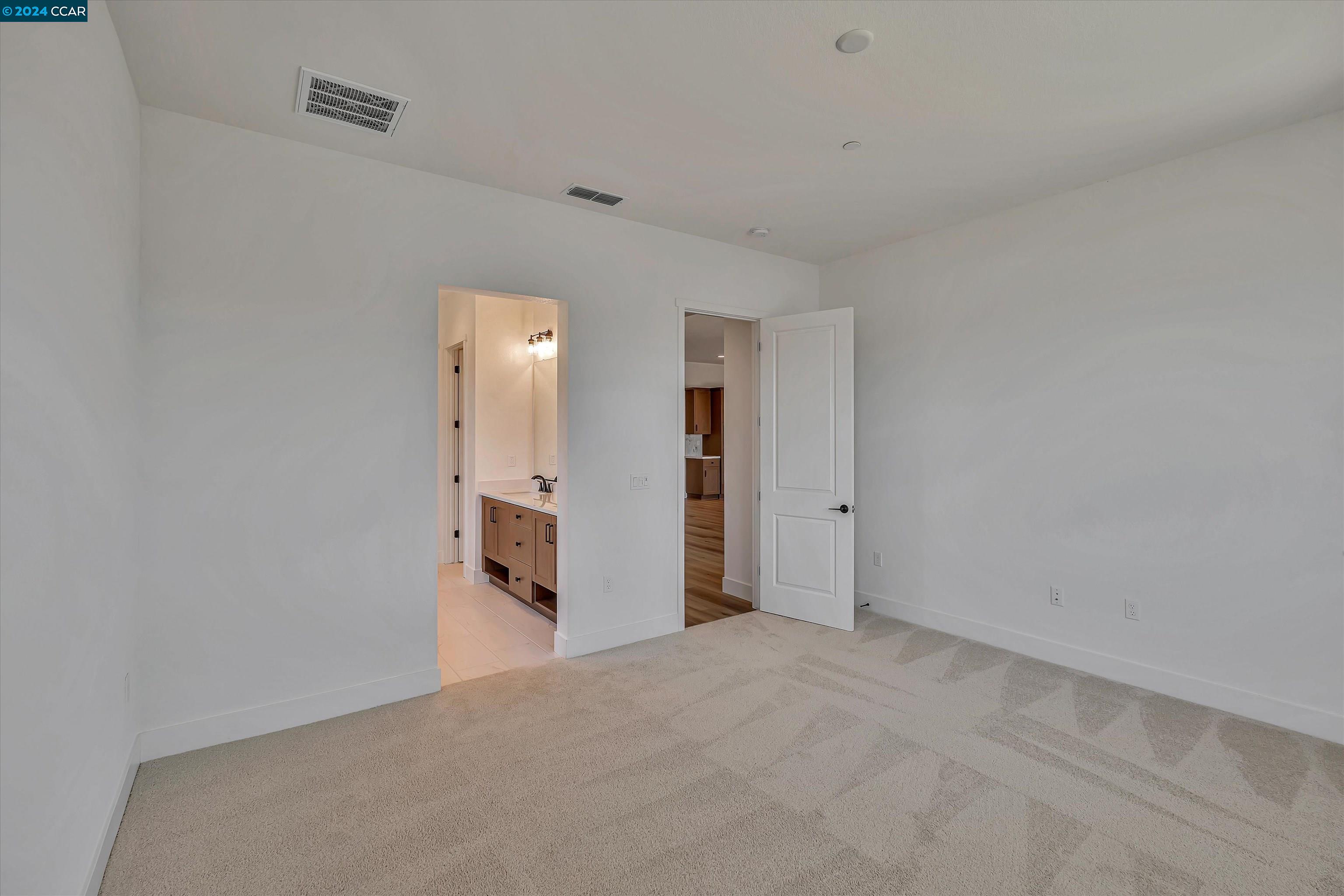 Detail Gallery Image 19 of 38 For 3384 Mulholland Drive, Lathrop,  CA 95330 - 3 Beds | 2/1 Baths