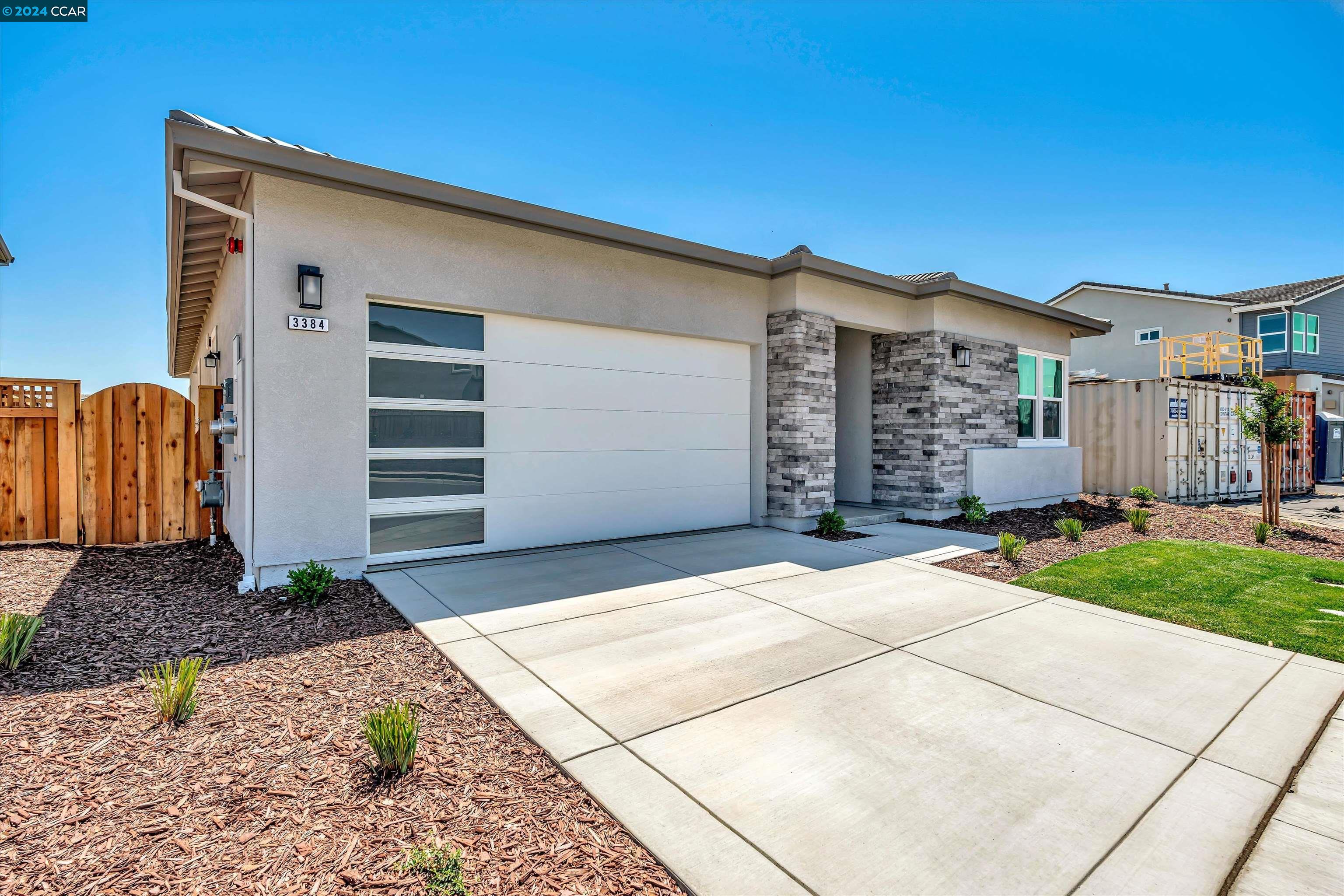 Detail Gallery Image 4 of 38 For 3384 Mulholland Drive, Lathrop,  CA 95330 - 3 Beds | 2/1 Baths