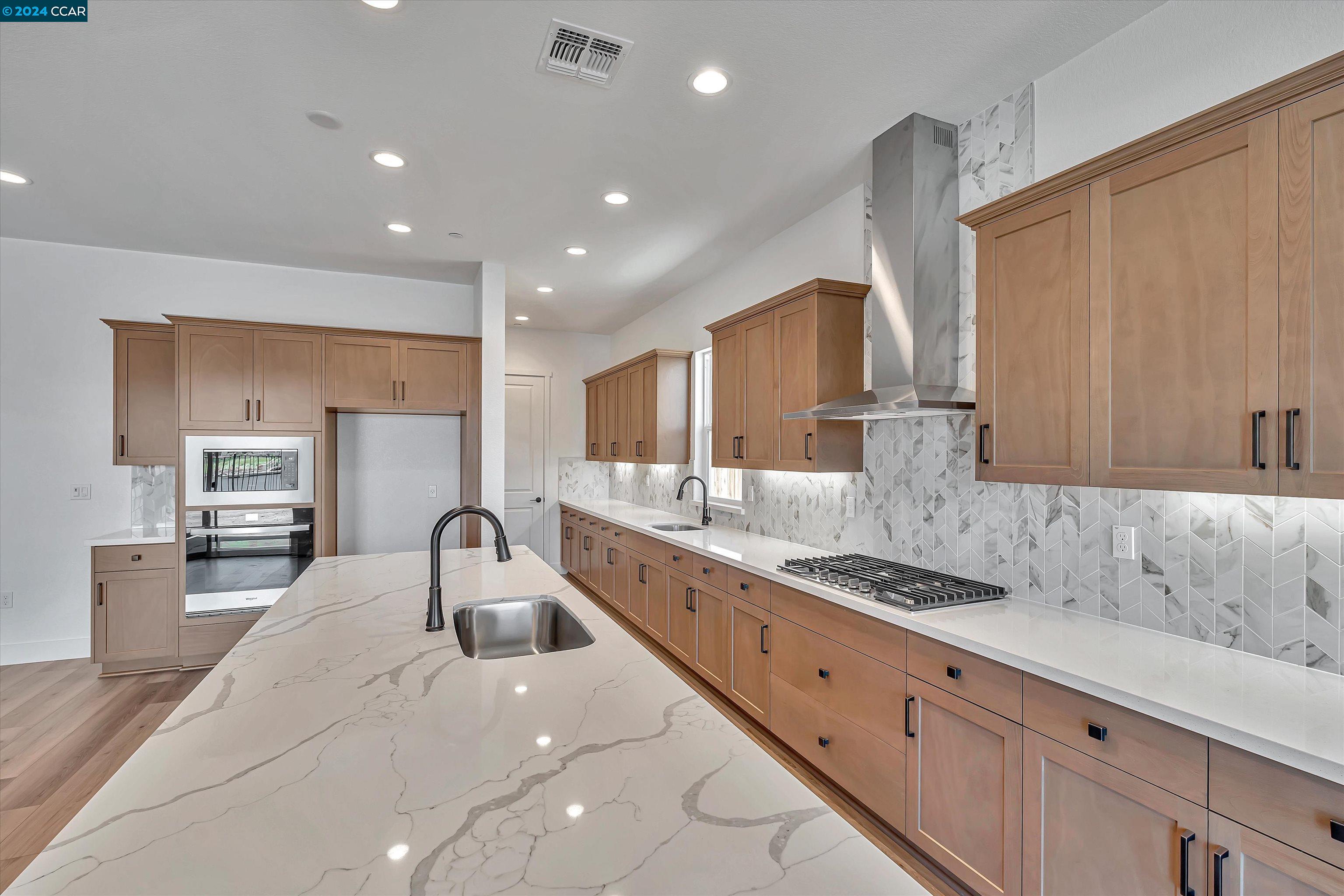 Detail Gallery Image 9 of 38 For 3384 Mulholland Drive, Lathrop,  CA 95330 - 3 Beds | 2/1 Baths