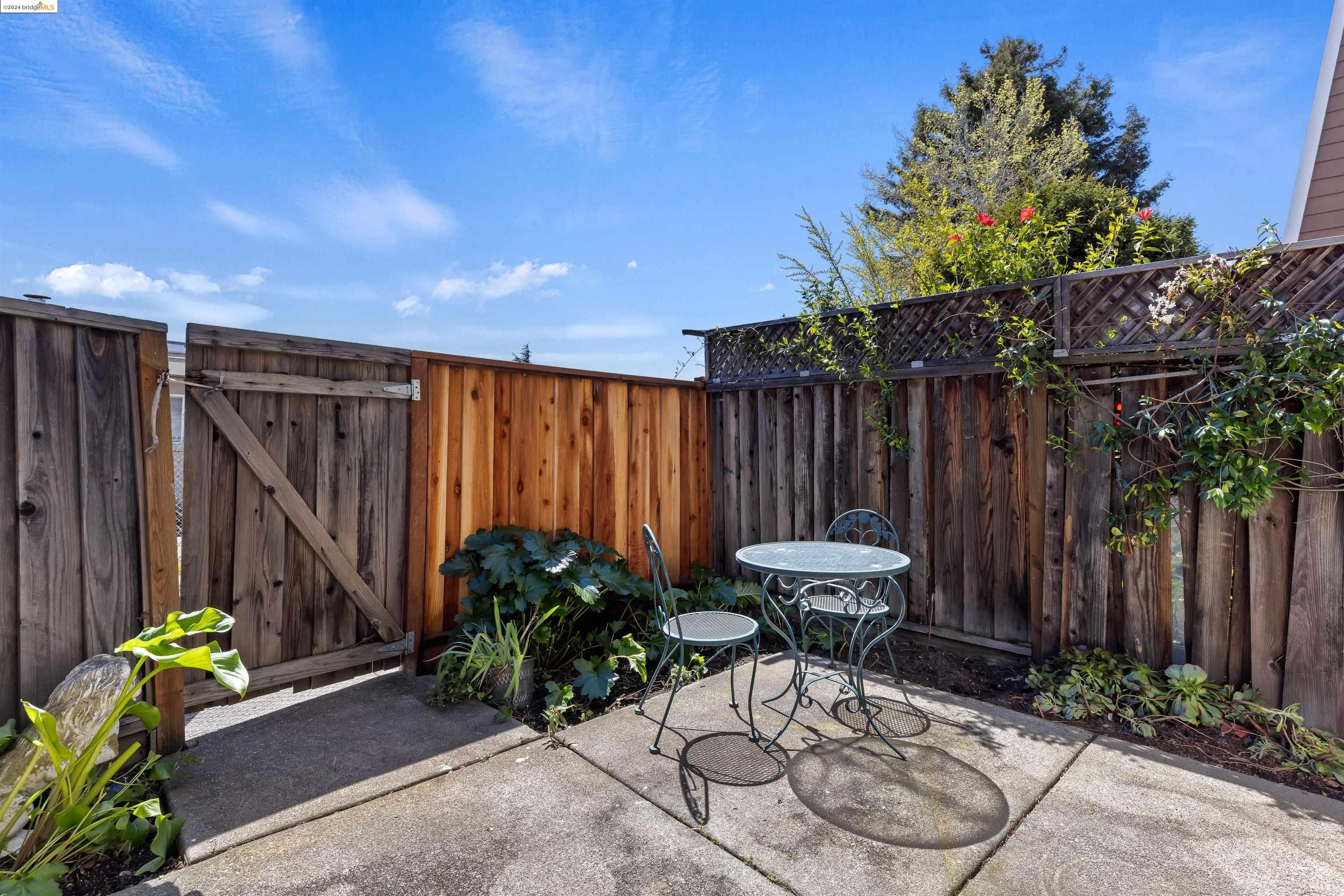 Detail Gallery Image 23 of 27 For 2780 Cortez Ct, Castro Valley,  CA 94546 - 2 Beds | 1/1 Baths