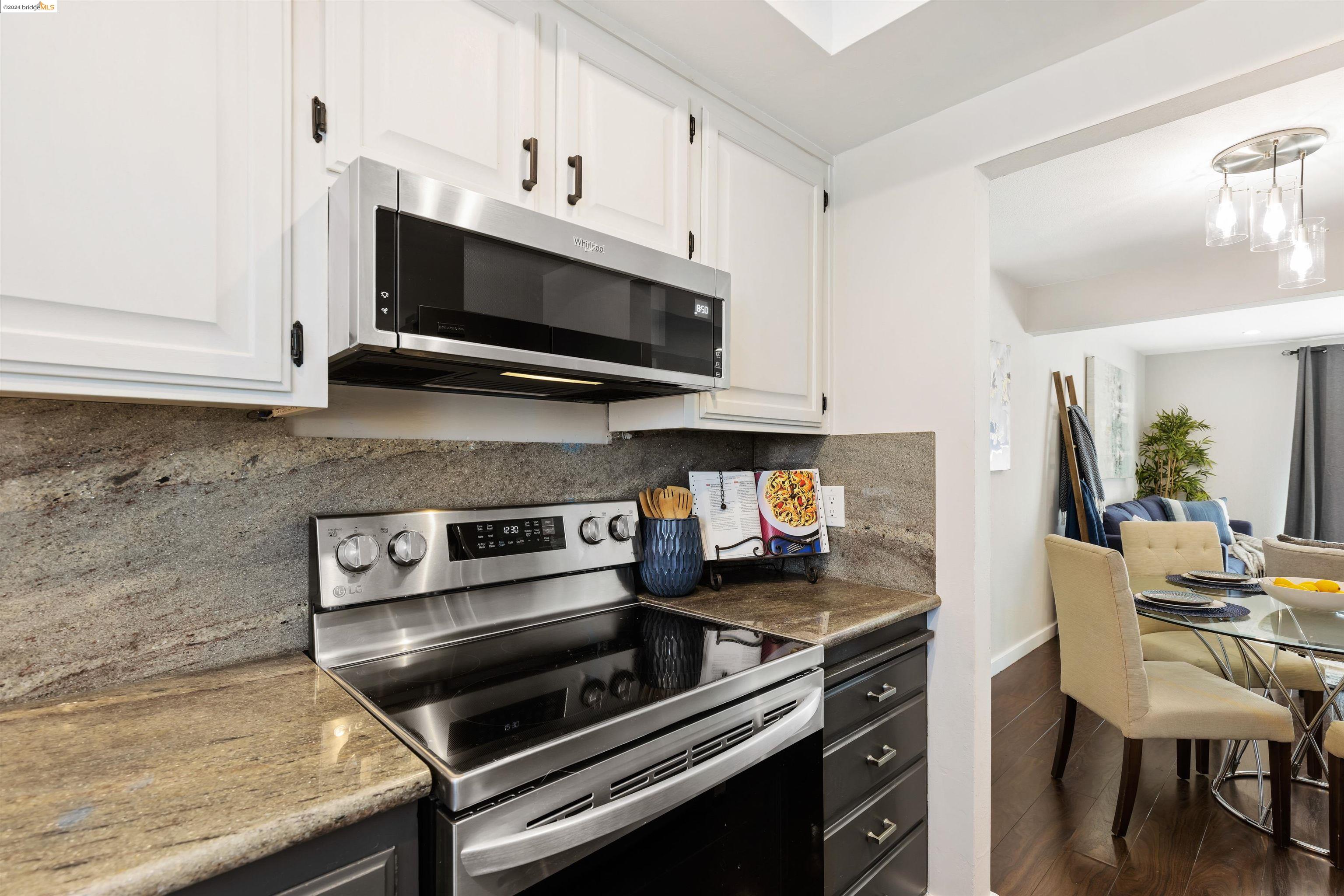 Detail Gallery Image 9 of 27 For 2780 Cortez Ct, Castro Valley,  CA 94546 - 2 Beds | 1/1 Baths