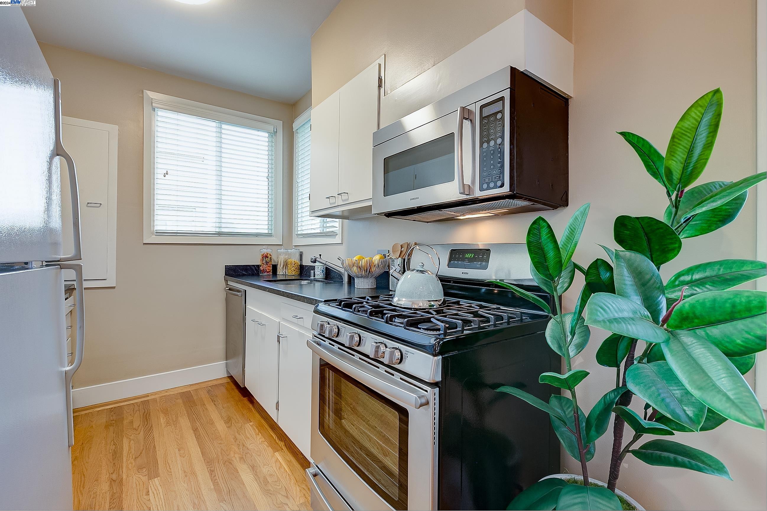Detail Gallery Image 7 of 24 For 1624 Filbert St #1,  San Francisco,  CA 94123 - 1 Beds | 1 Baths