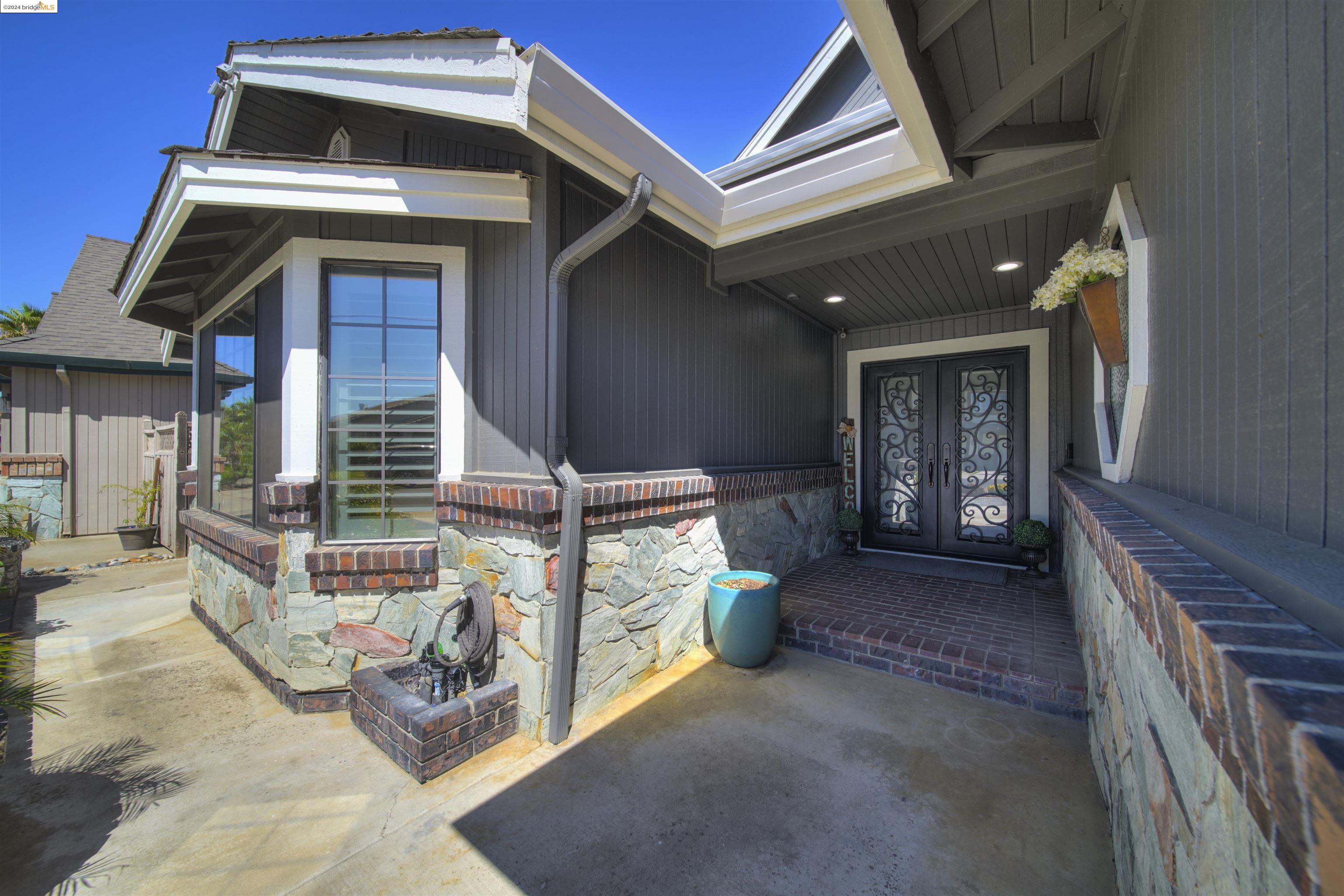 Detail Gallery Image 2 of 45 For 2105 Cypress Pt, Discovery Bay,  CA 94505 - 3 Beds | 2/1 Baths