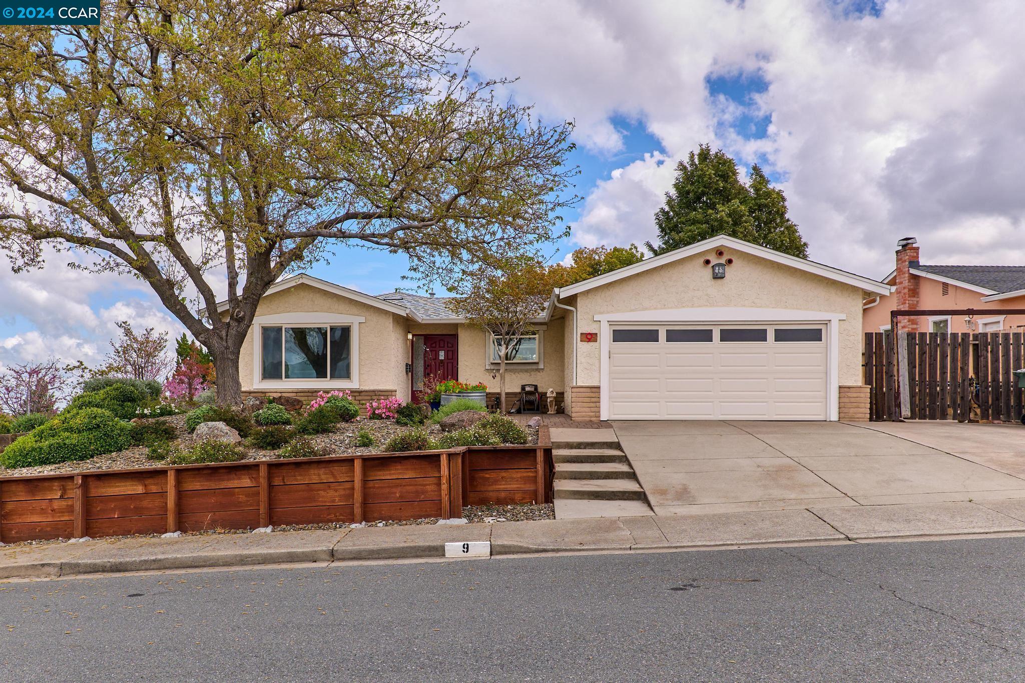 Detail Gallery Image 1 of 1 For 9 Cedarbrook Pl, Pittsburg,  CA 94565 - 3 Beds | 2 Baths