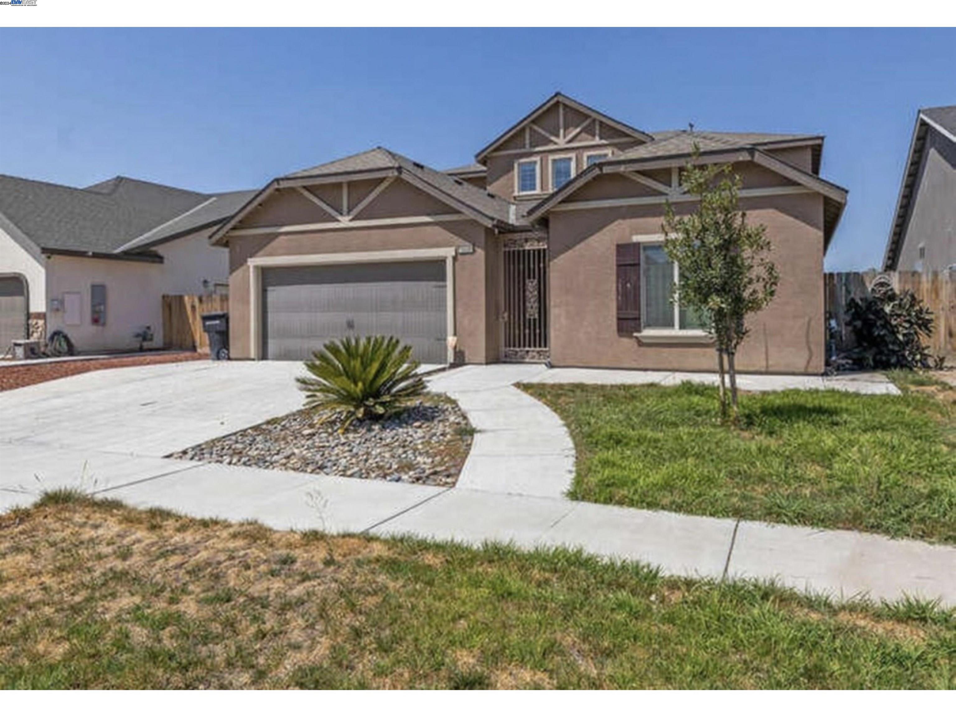 Detail Gallery Image 2 of 33 For 2130 W Bryman St, Hanford,  CA 93230 - 4 Beds | 3/1 Baths