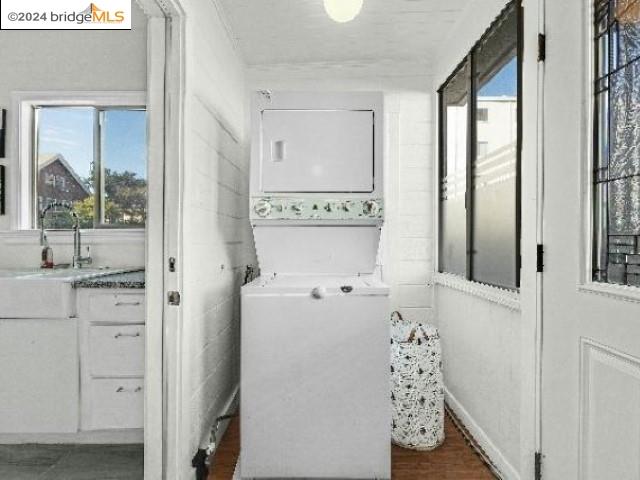 Detail Gallery Image 15 of 24 For 1302 E 19th St, Oakland,  CA 94606 - 3 Beds | 2/1 Baths