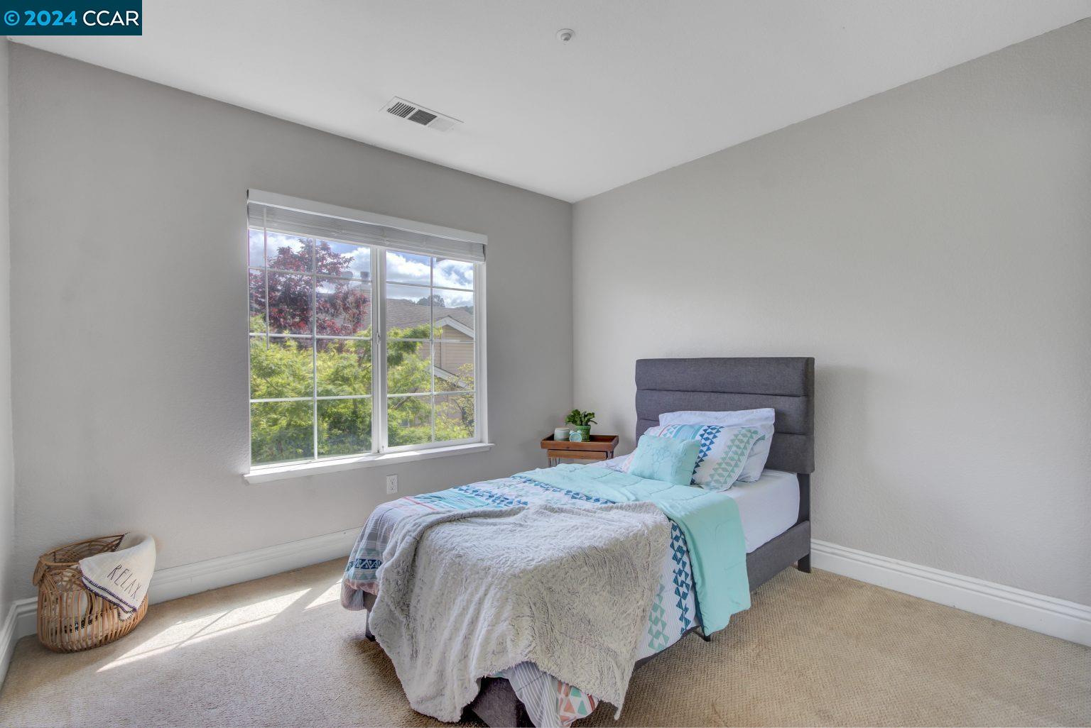 Detail Gallery Image 22 of 44 For 10885 Mcpeak Ln, Dublin,  CA 94568 - 3 Beds | 2/1 Baths
