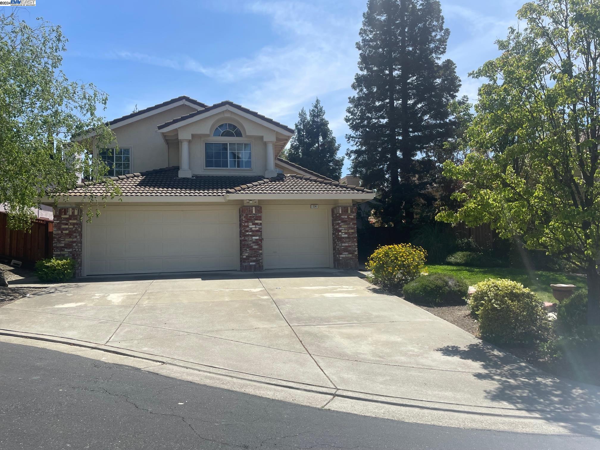 224 Walnut Creek Ct
