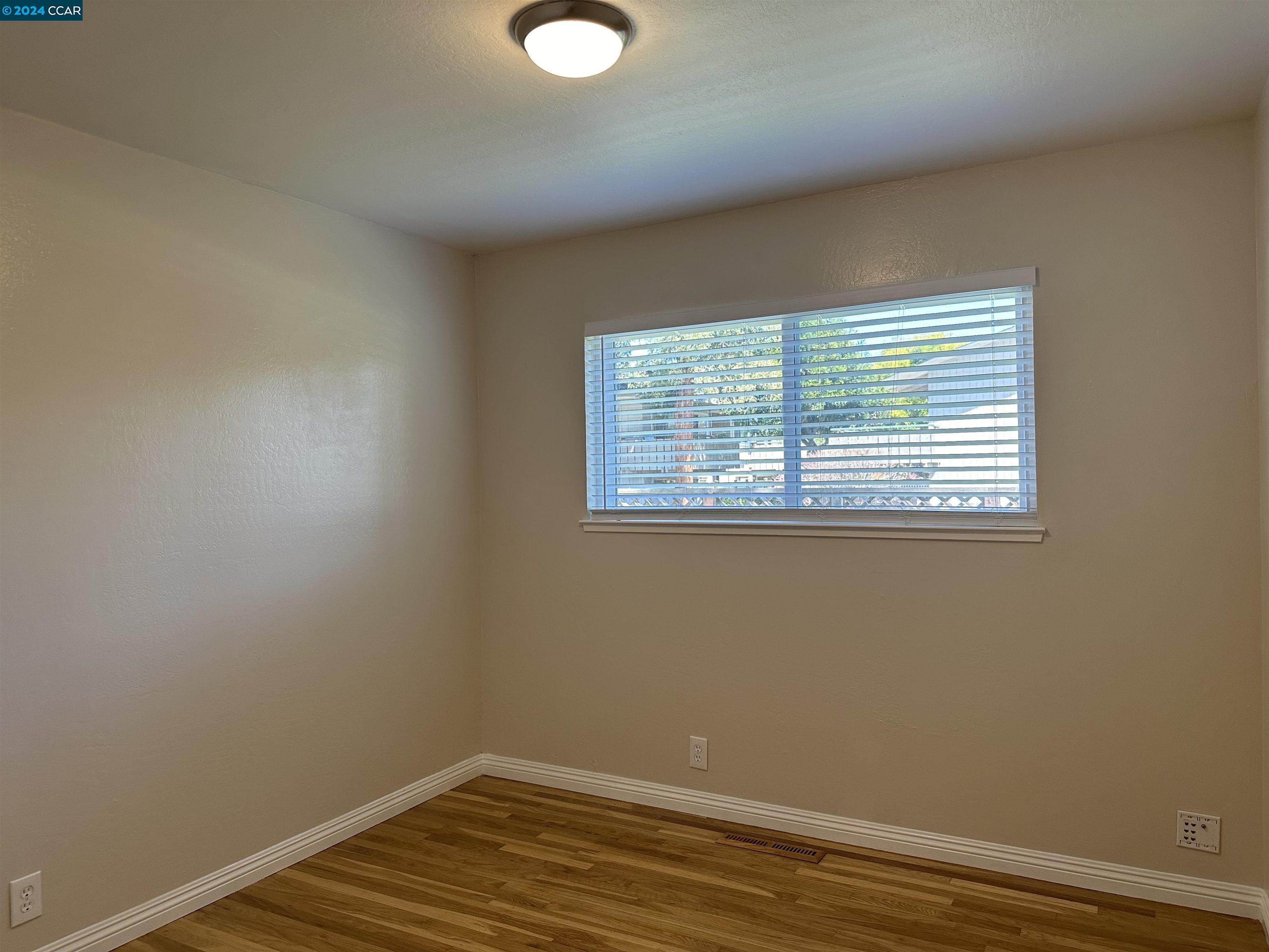 Detail Gallery Image 15 of 24 For 961 Ormonde Dr, Mountain View,  CA 94043 - 4 Beds | 2 Baths