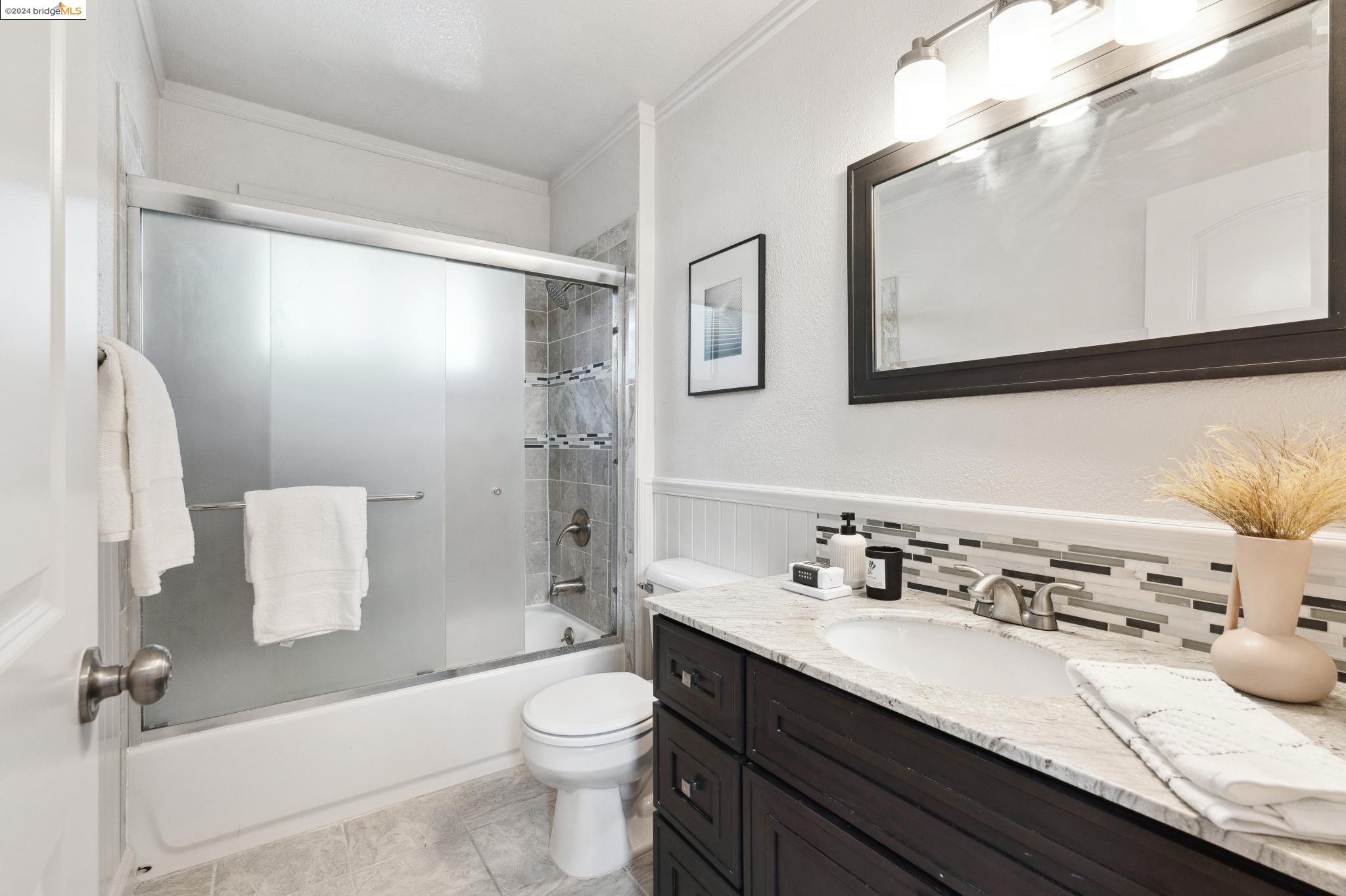 Detail Gallery Image 19 of 42 For 4419 West St, Oakland,  CA 94608 - 3 Beds | 2 Baths