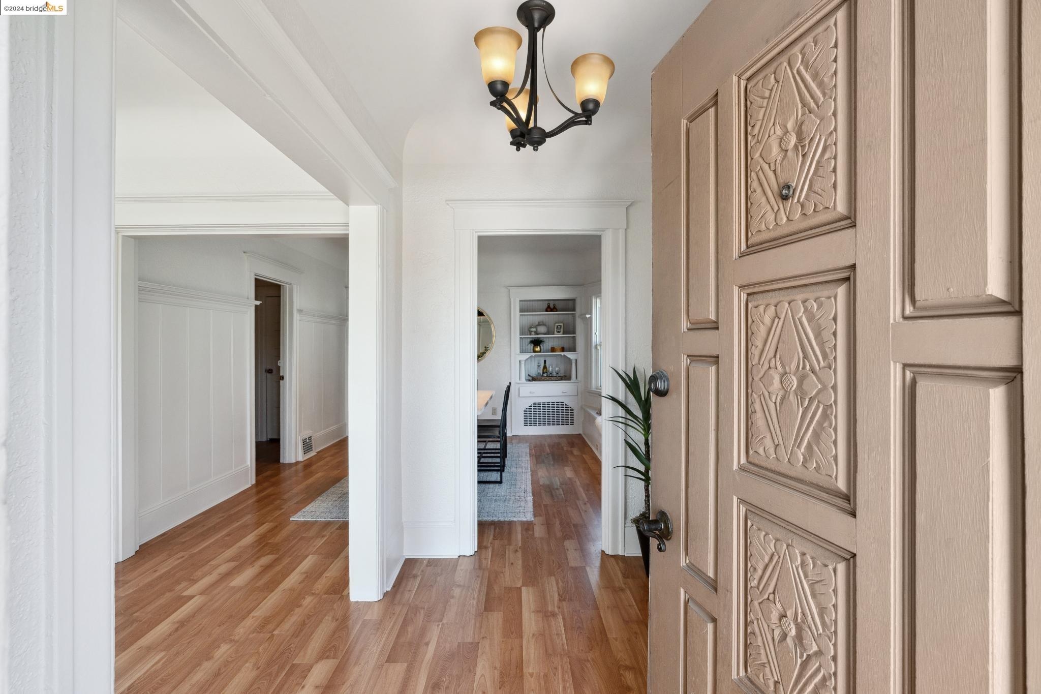 Detail Gallery Image 3 of 42 For 4419 West St, Oakland,  CA 94608 - 3 Beds | 2 Baths