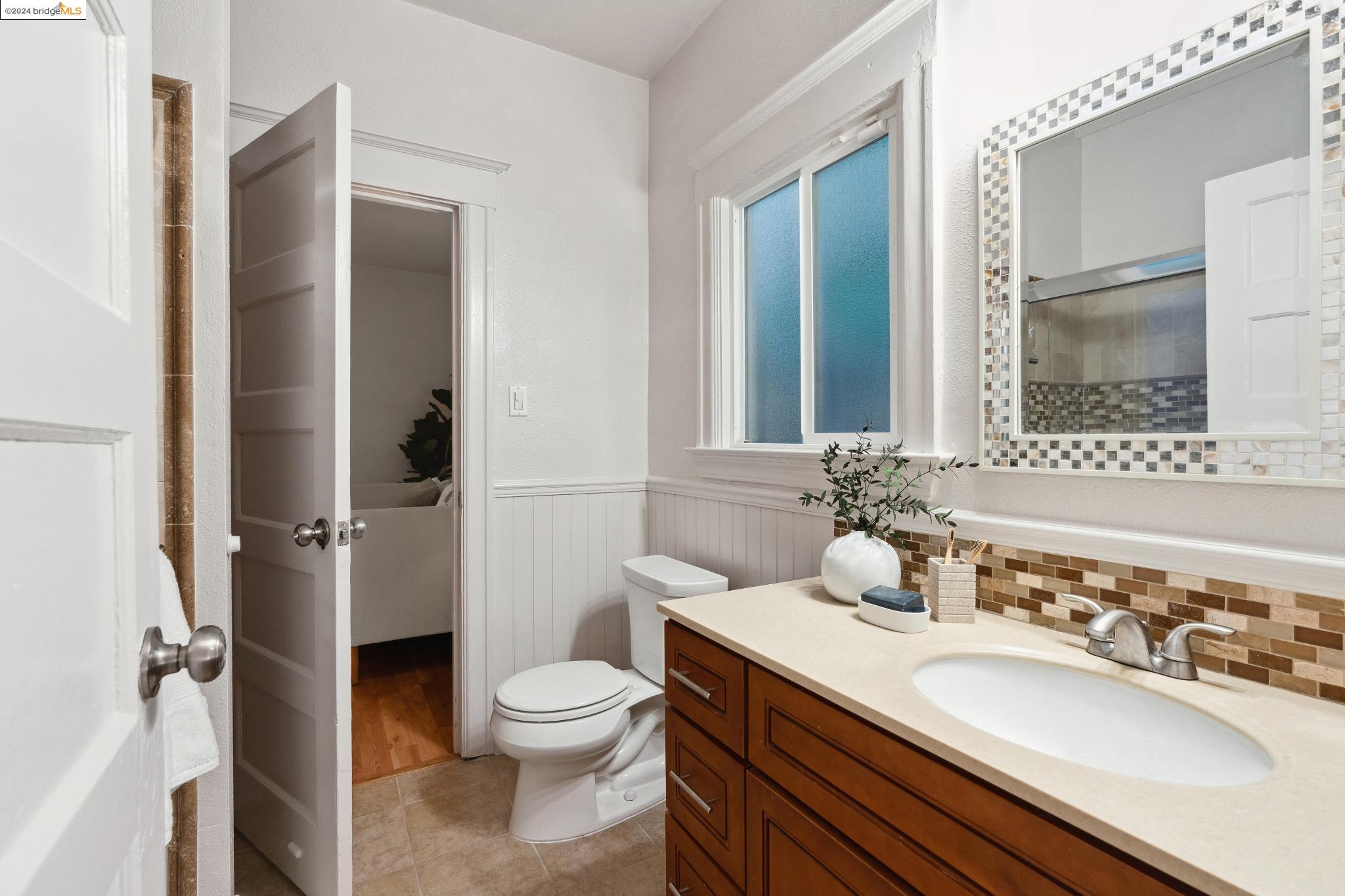 Detail Gallery Image 24 of 42 For 4419 West St, Oakland,  CA 94608 - 3 Beds | 2 Baths