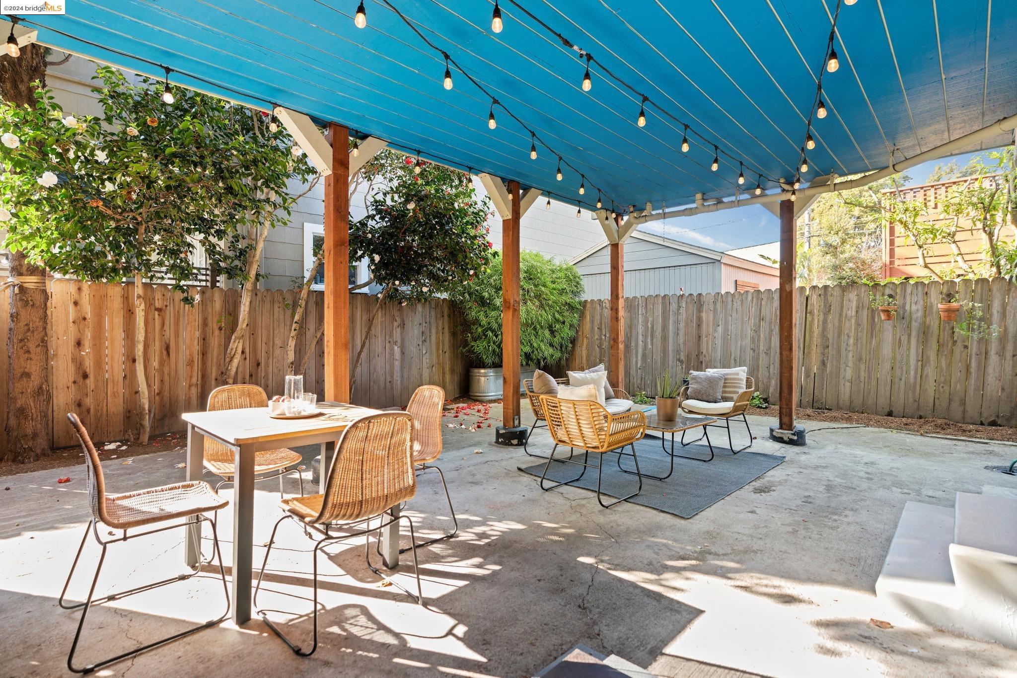 Detail Gallery Image 32 of 42 For 4419 West St, Oakland,  CA 94608 - 3 Beds | 2 Baths