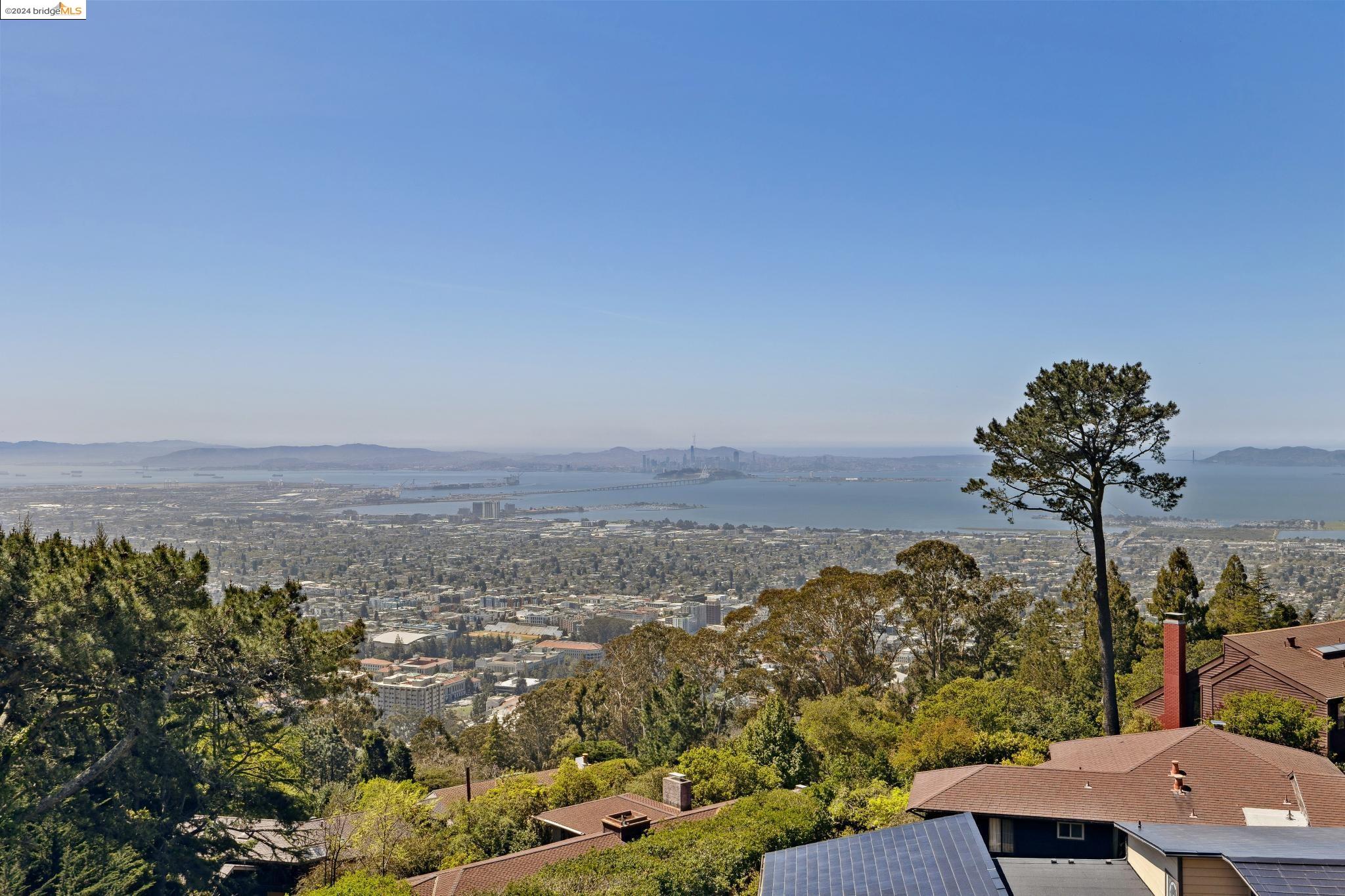 Detail Gallery Image 11 of 45 For 1484 Grizzly Peak Blvd, Berkeley,  CA 94708 - 5 Beds | 4/1 Baths