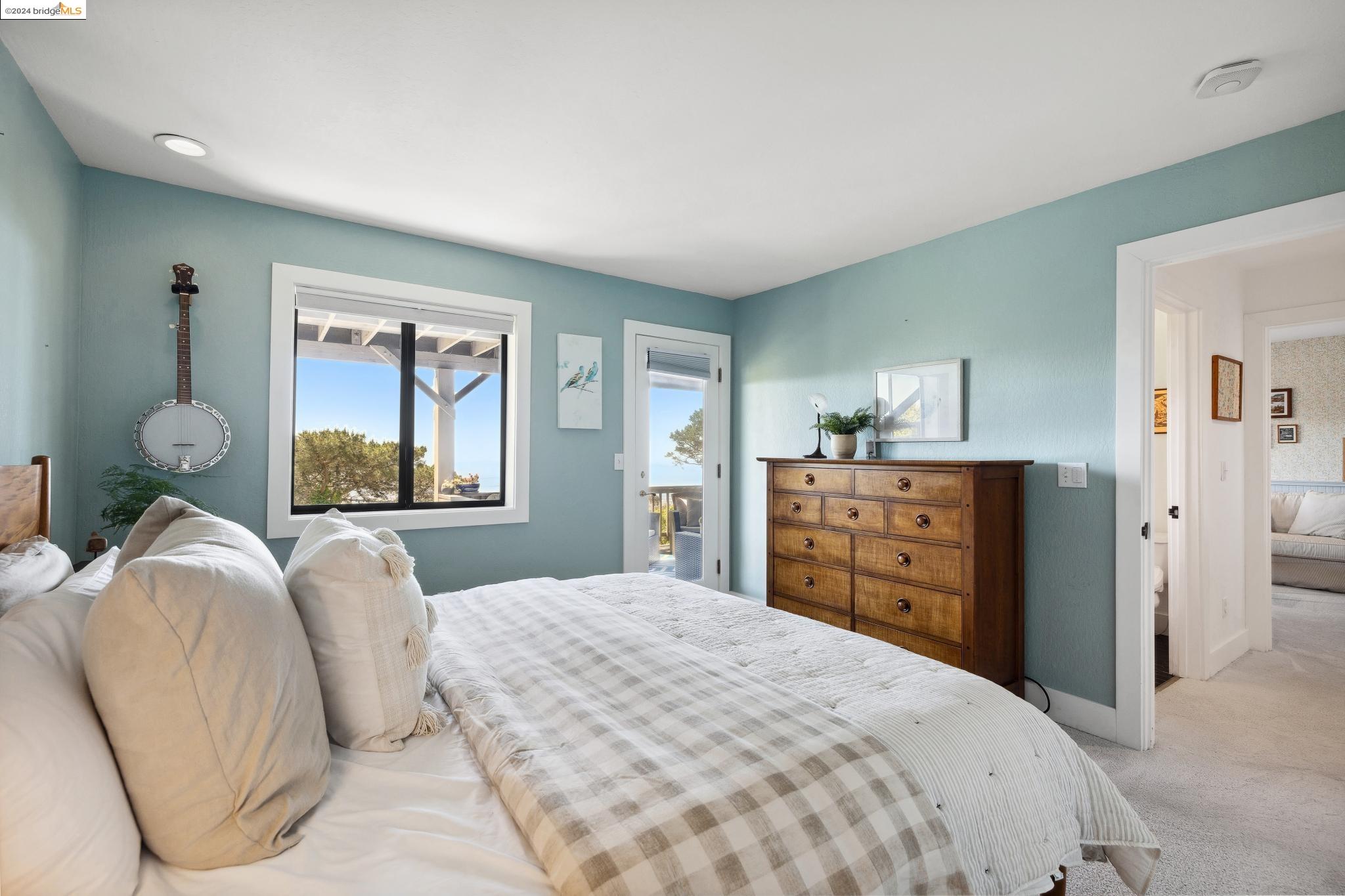 Detail Gallery Image 27 of 45 For 1484 Grizzly Peak Blvd, Berkeley,  CA 94708 - 5 Beds | 4/1 Baths