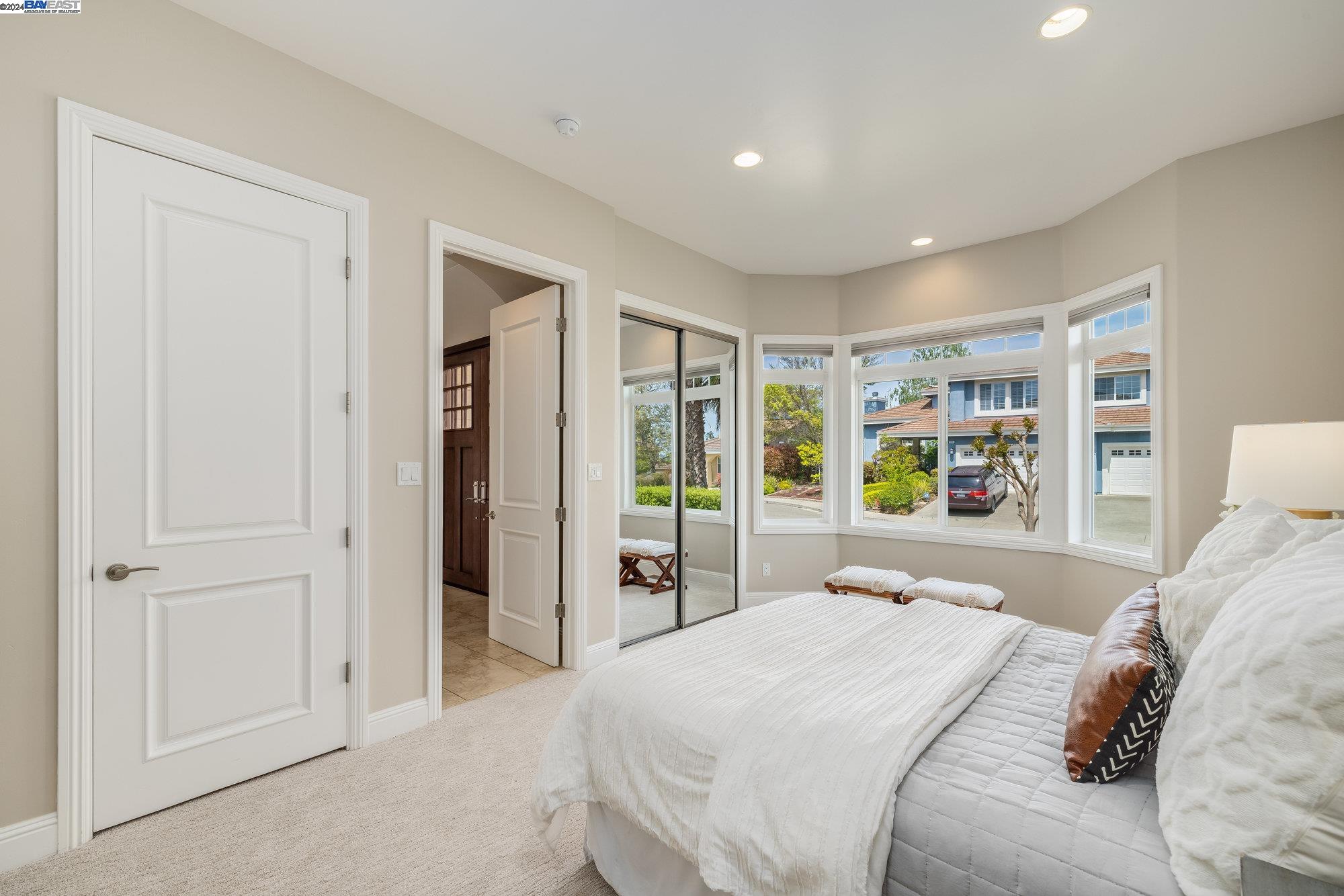 Detail Gallery Image 10 of 60 For 7852 Perry Lane, Pleasanton,  CA 94588 - 5 Beds | 5/1 Baths