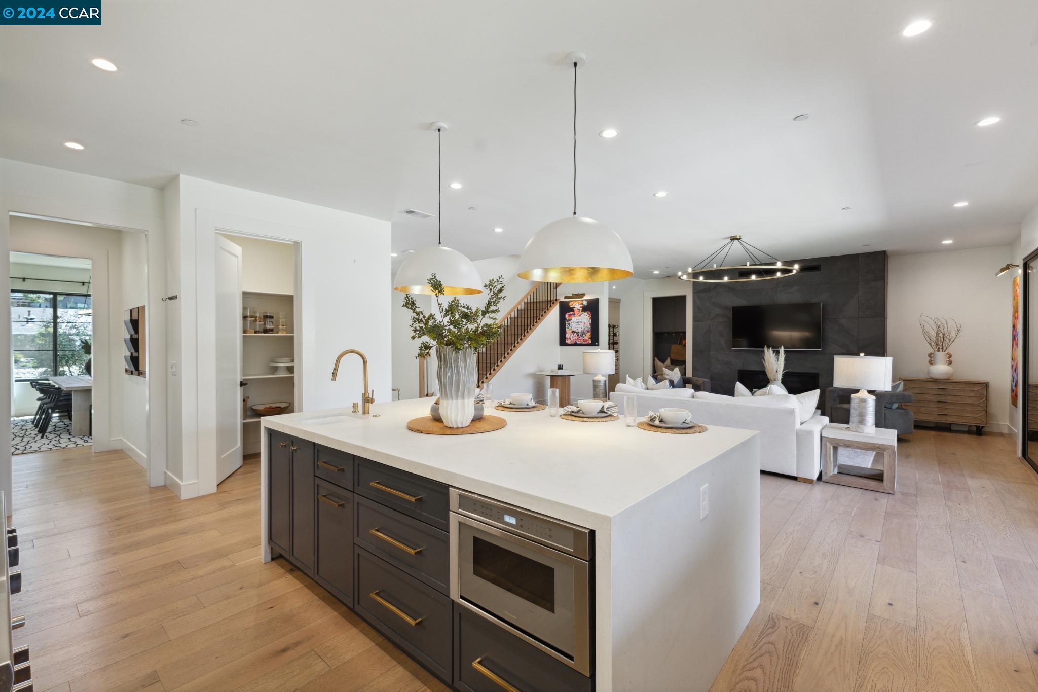 Detail Gallery Image 7 of 57 For 23 Mary Court, Danville,  CA 94526 - 5 Beds | 4/1 Baths