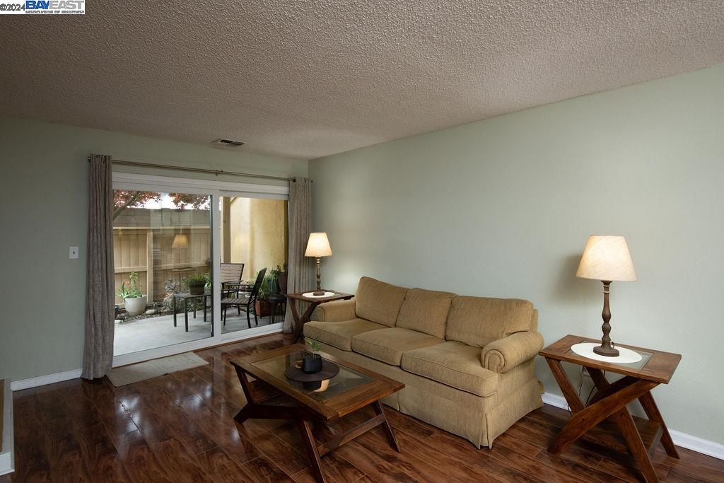 Detail Gallery Image 2 of 26 For 3400 Sullivan Ct #112,  Modesto,  CA 95356 - 2 Beds | 2 Baths