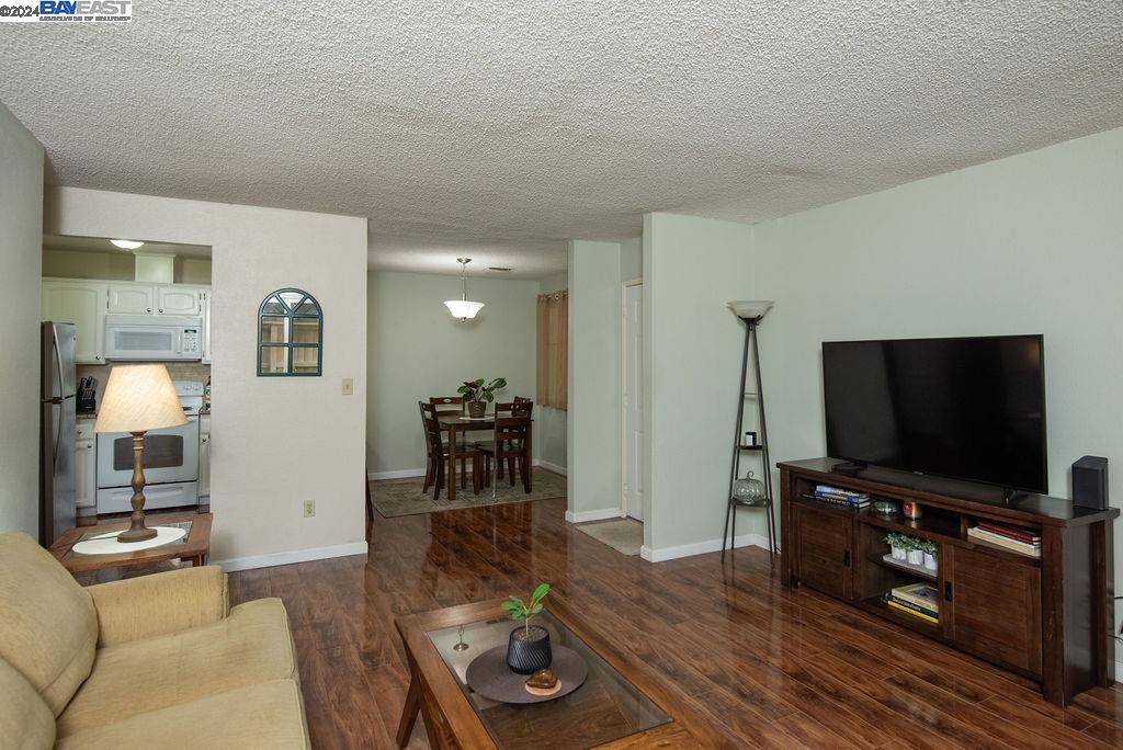 Detail Gallery Image 3 of 26 For 3400 Sullivan Ct #112,  Modesto,  CA 95356 - 2 Beds | 2 Baths