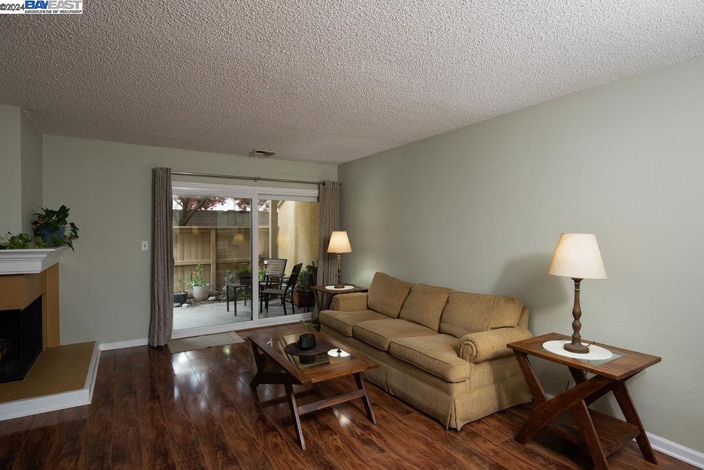 Detail Gallery Image 5 of 26 For 3400 Sullivan Ct #112,  Modesto,  CA 95356 - 2 Beds | 2 Baths