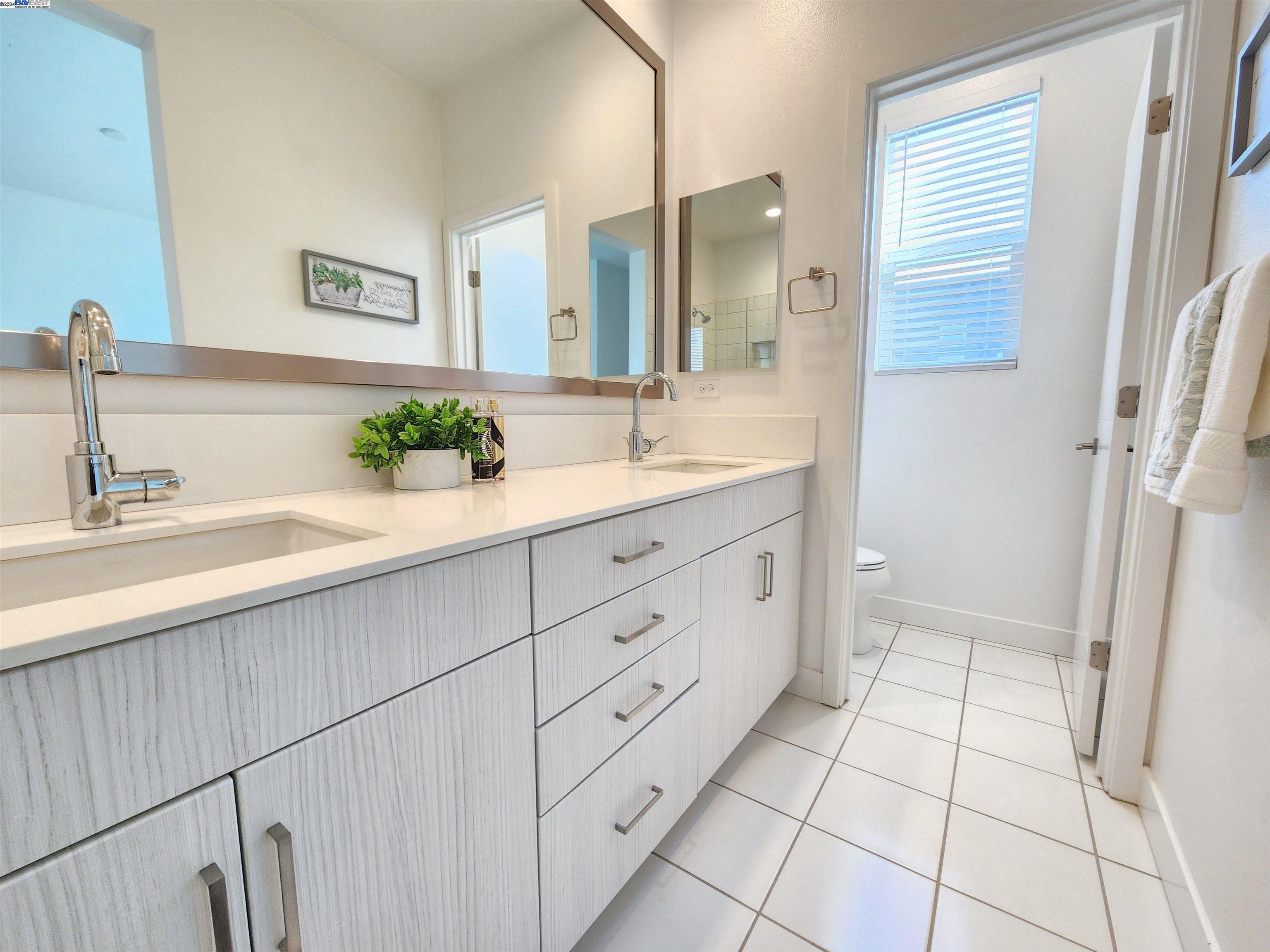 Detail Gallery Image 23 of 41 For 1339 Pullman Way, Oakland,  CA 94607 - 3 Beds | 3/1 Baths