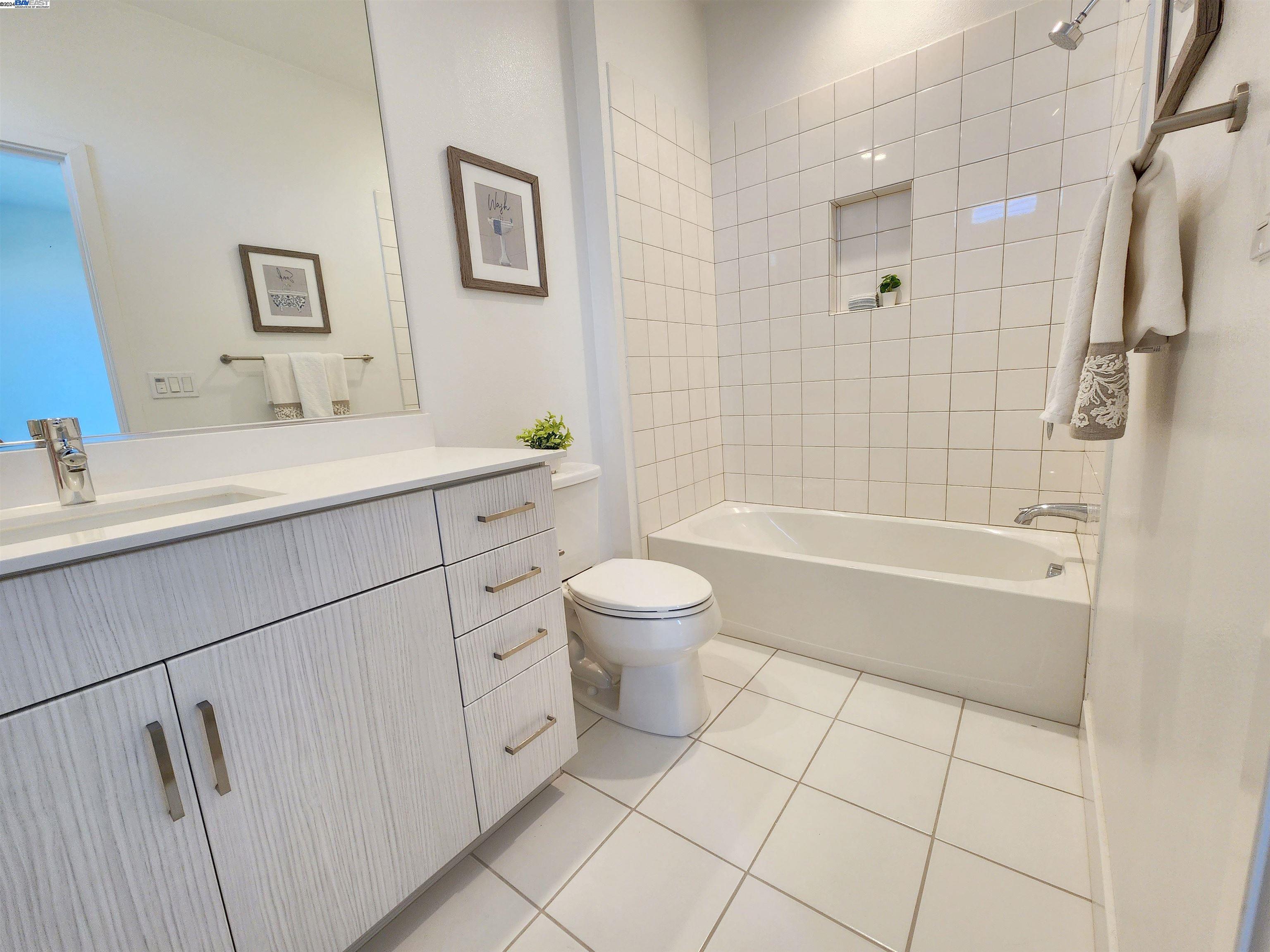 Detail Gallery Image 28 of 41 For 1339 Pullman Way, Oakland,  CA 94607 - 3 Beds | 3/1 Baths