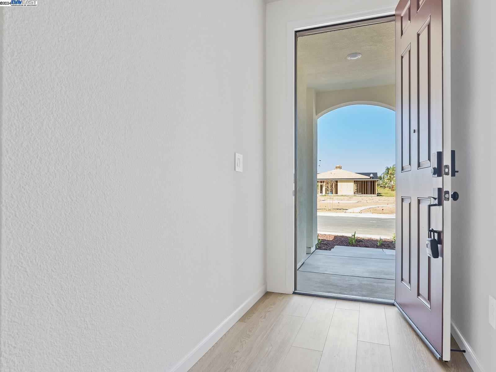 Detail Gallery Image 5 of 32 For 5437 Oneida Way, Antioch,  CA 94509 - 4 Beds | 2/1 Baths