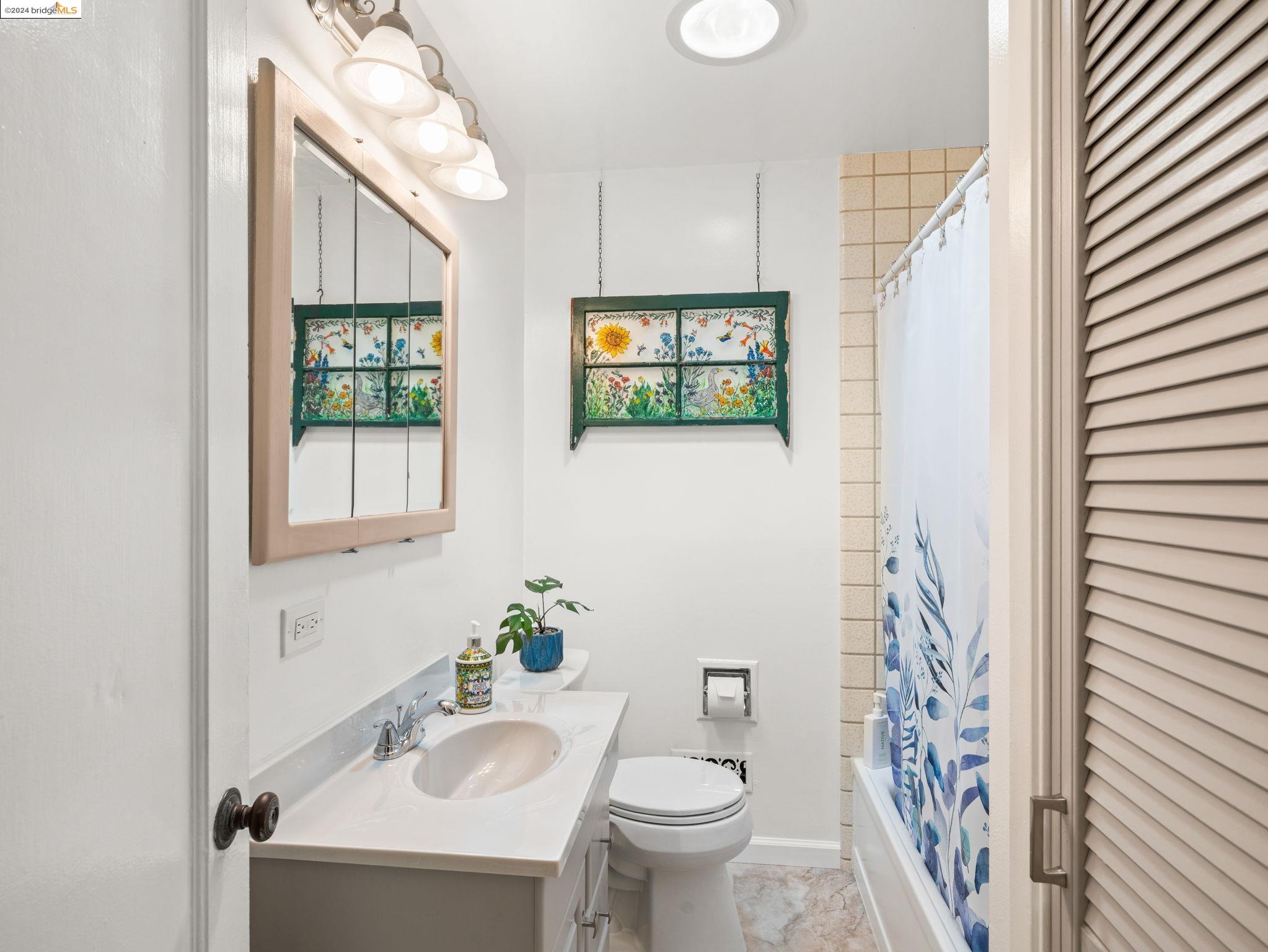 Detail Gallery Image 17 of 37 For 186 El Bonito, Benicia,  CA 94510 - 4 Beds | 2 Baths