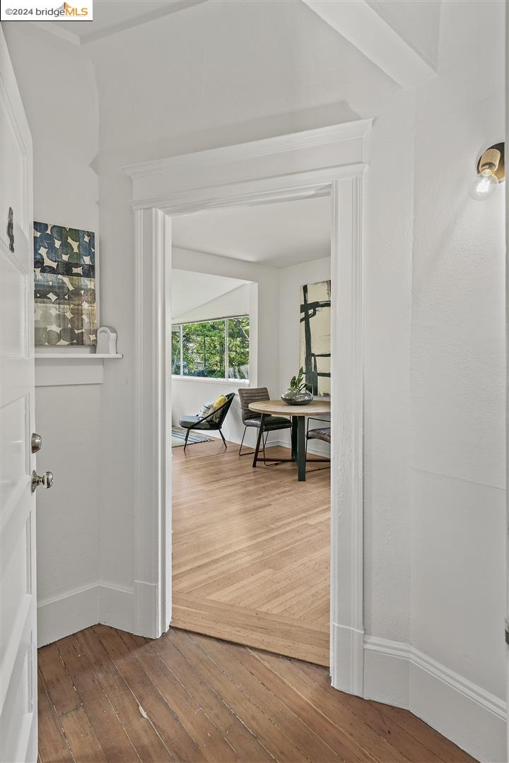 Detail Gallery Image 3 of 21 For 2611 Piedmont Ave #4,  Berkeley,  CA 94704 - 2 Beds | 1 Baths