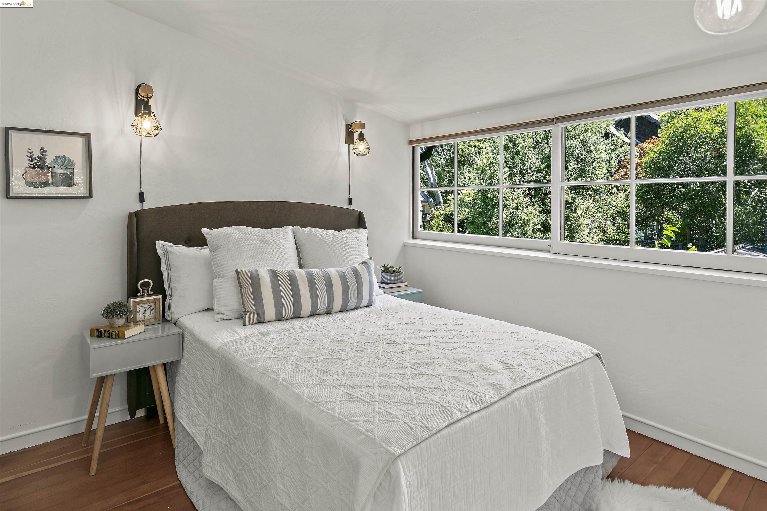 Detail Gallery Image 6 of 21 For 2611 Piedmont Ave #4,  Berkeley,  CA 94704 - 2 Beds | 1 Baths