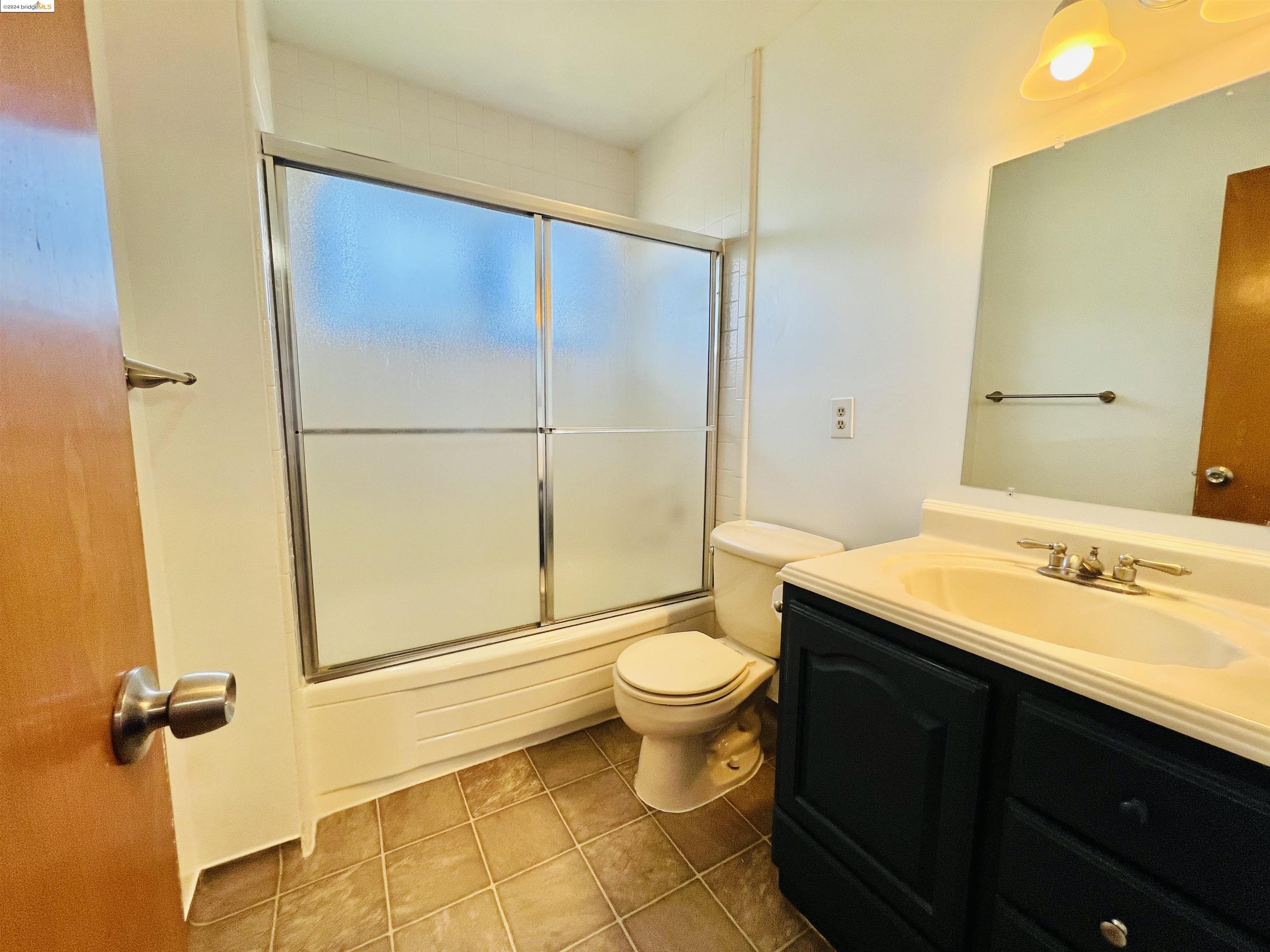 Detail Gallery Image 11 of 12 For 1560 Adelaide St #8,  Concord,  CA 94520 - 2 Beds | 1/1 Baths