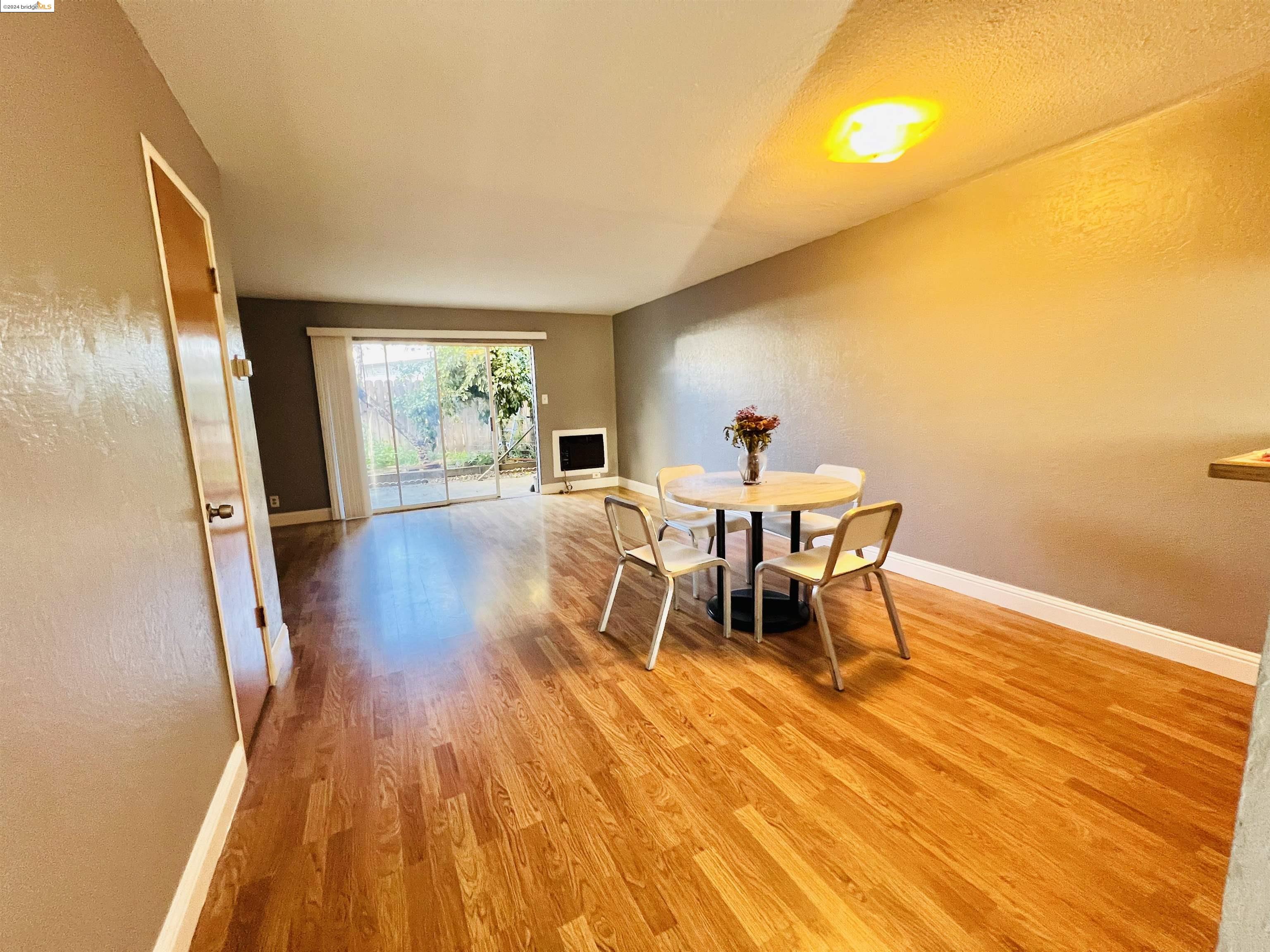 Detail Gallery Image 6 of 12 For 1560 Adelaide St #8,  Concord,  CA 94520 - 2 Beds | 1/1 Baths