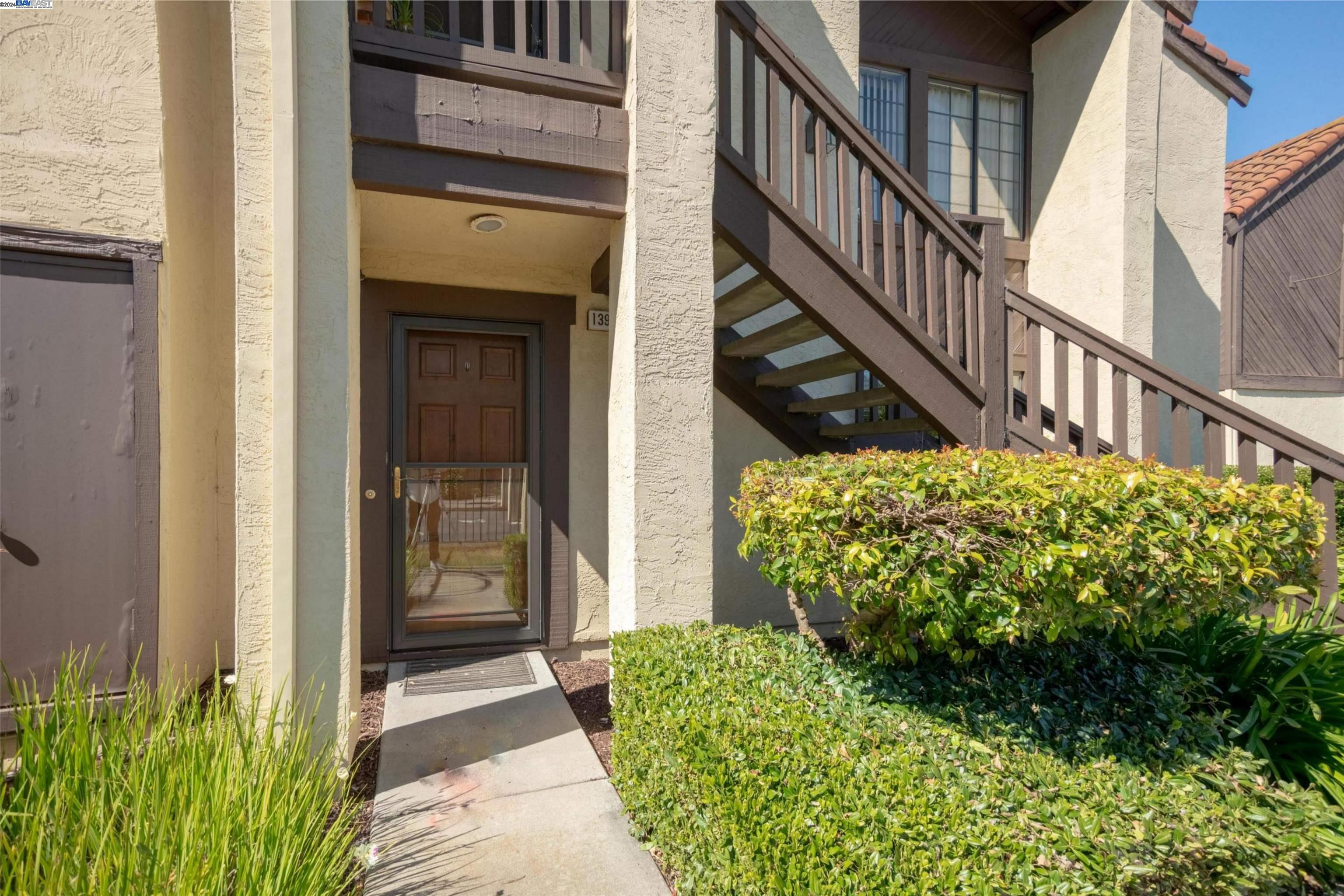 Detail Gallery Image 1 of 29 For 13933 Seagate Dr, San Leandro,  CA 94577 - 2 Beds | 2 Baths