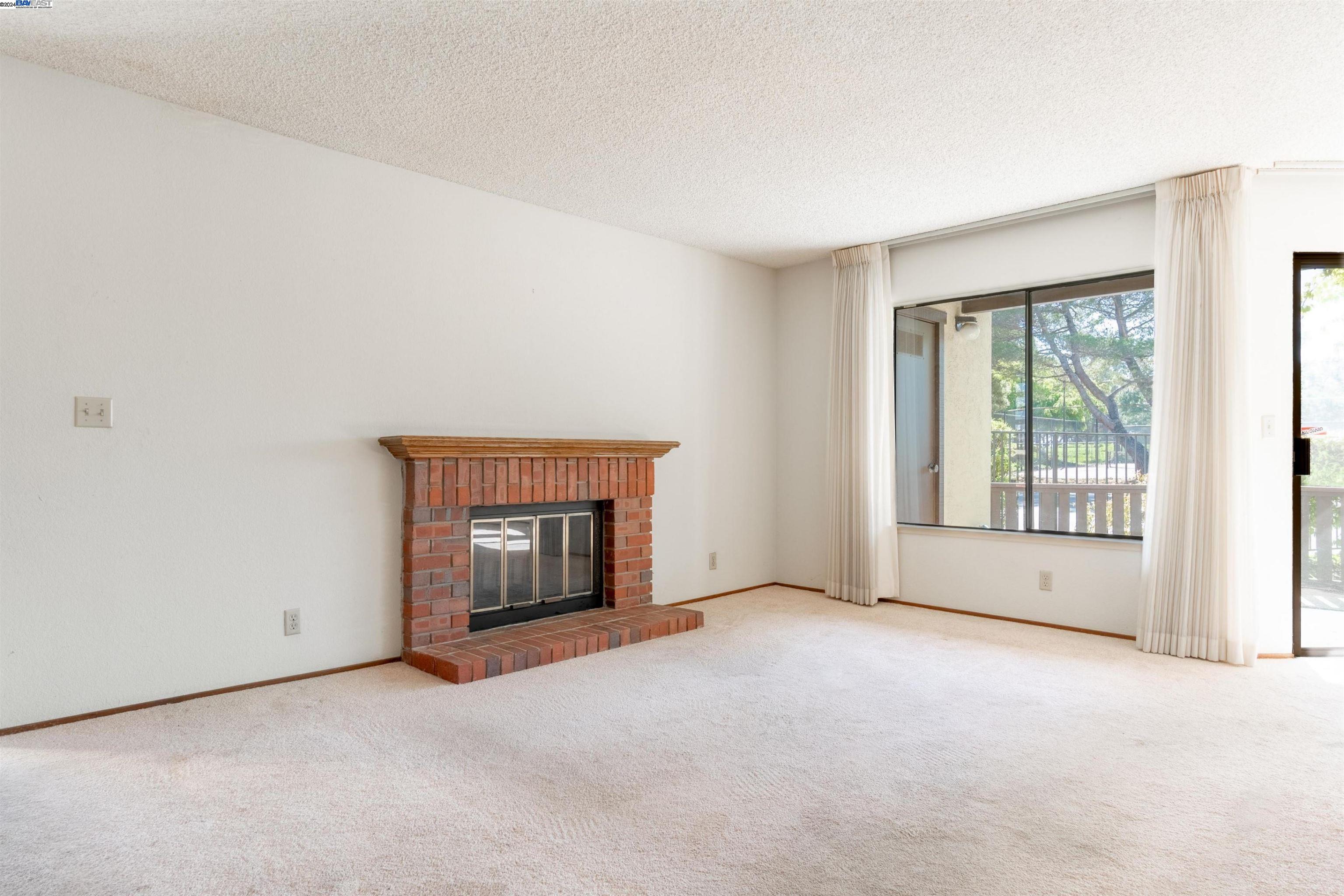 Detail Gallery Image 2 of 29 For 13933 Seagate Dr, San Leandro,  CA 94577 - 2 Beds | 2 Baths