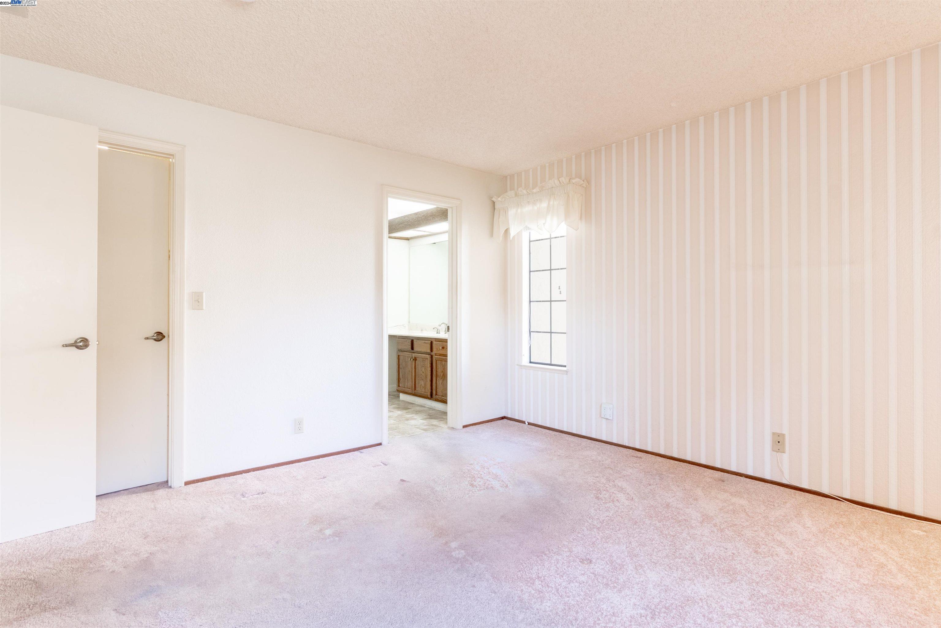 Detail Gallery Image 13 of 29 For 13933 Seagate Dr, San Leandro,  CA 94577 - 2 Beds | 2 Baths