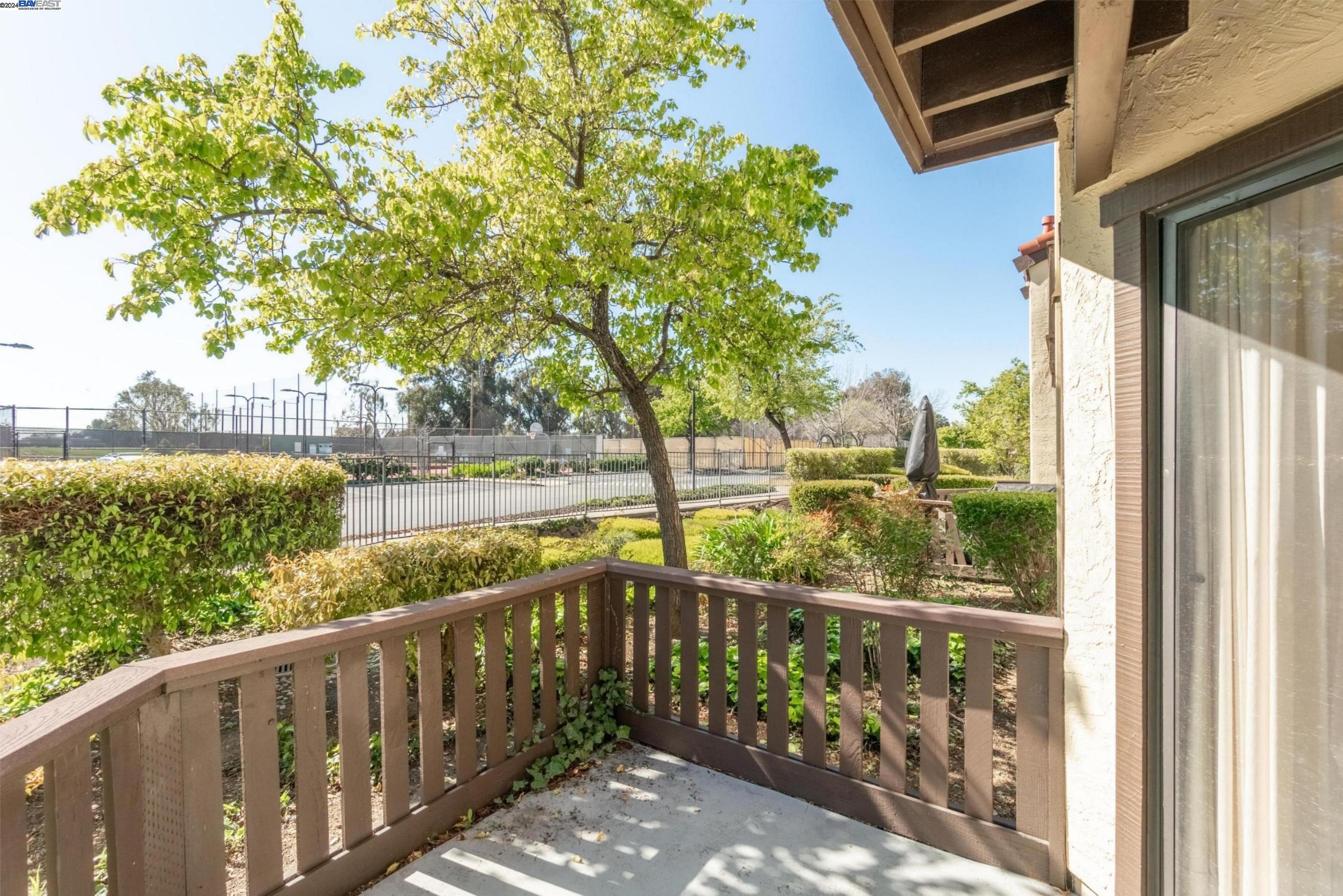 Detail Gallery Image 19 of 29 For 13933 Seagate Dr, San Leandro,  CA 94577 - 2 Beds | 2 Baths