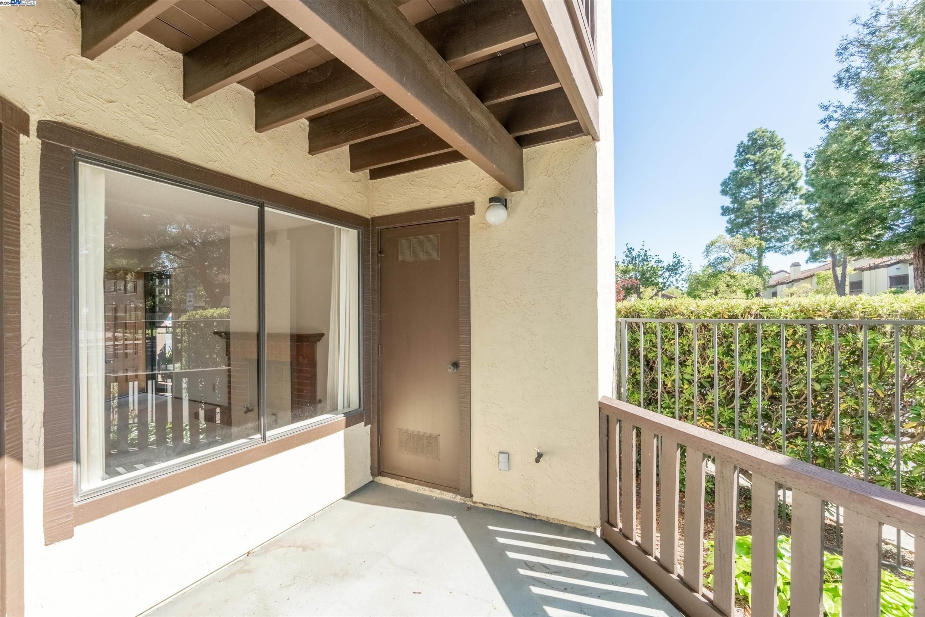 Detail Gallery Image 20 of 29 For 13933 Seagate Dr, San Leandro,  CA 94577 - 2 Beds | 2 Baths