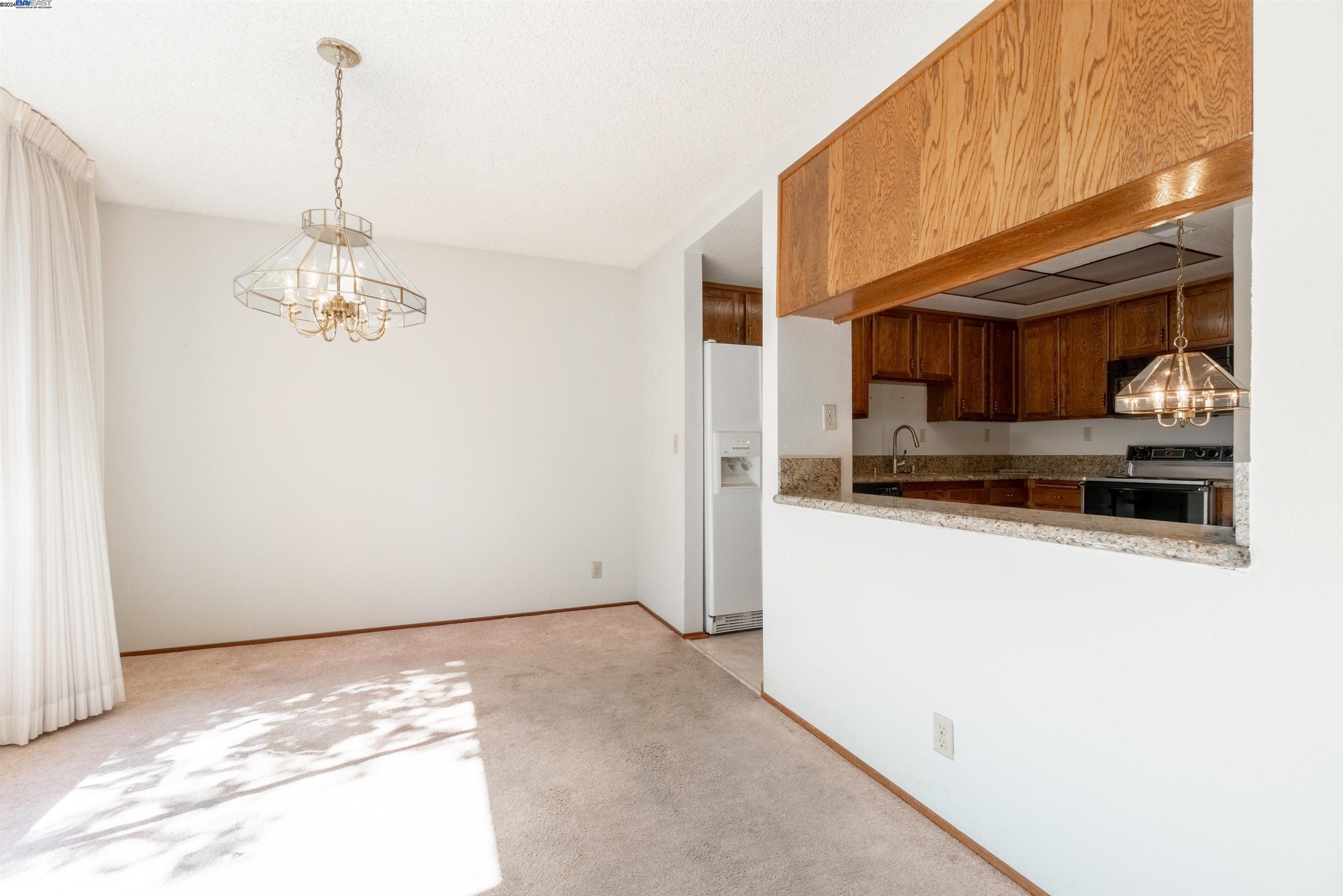 Detail Gallery Image 5 of 29 For 13933 Seagate Dr, San Leandro,  CA 94577 - 2 Beds | 2 Baths