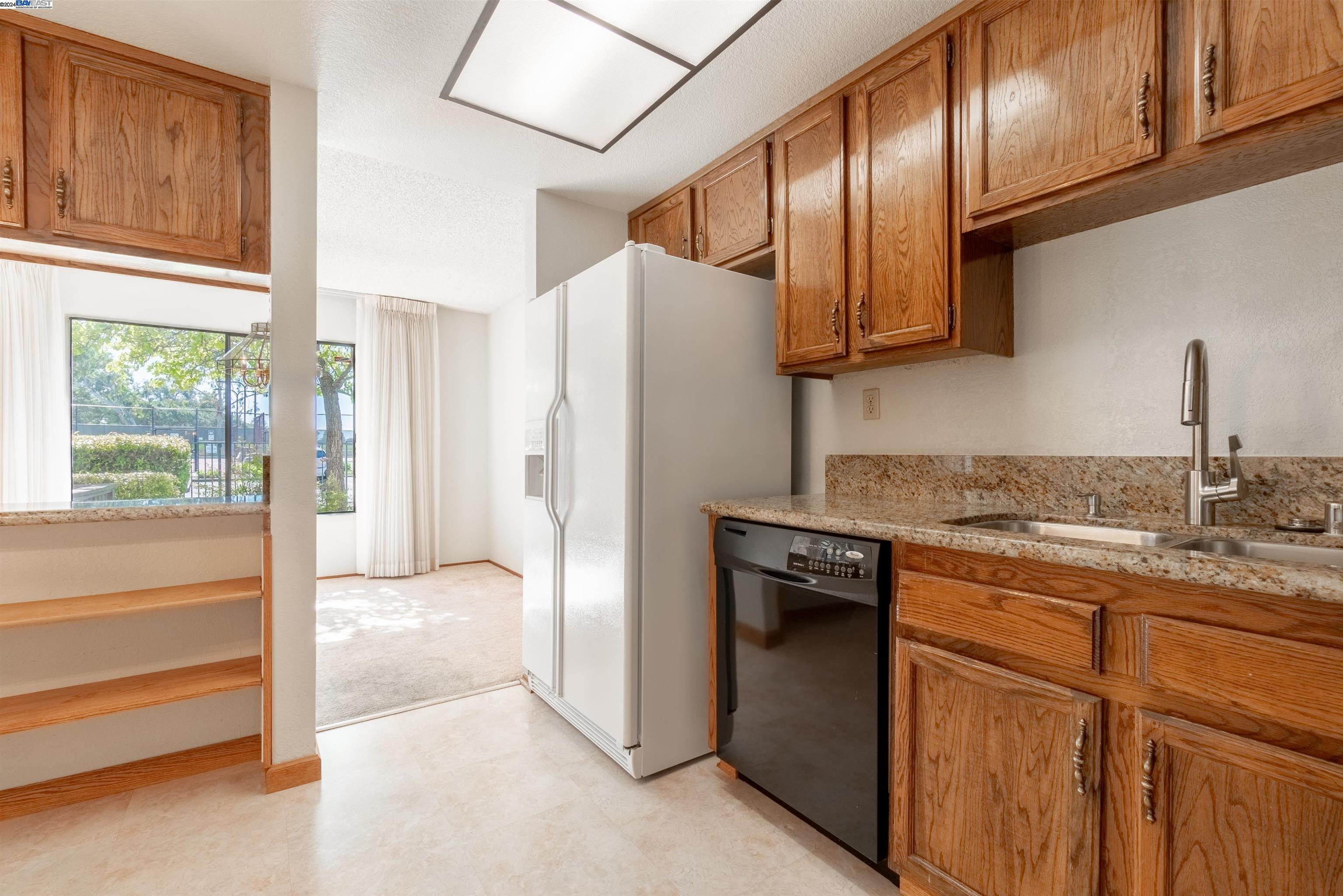 Detail Gallery Image 9 of 29 For 13933 Seagate Dr, San Leandro,  CA 94577 - 2 Beds | 2 Baths