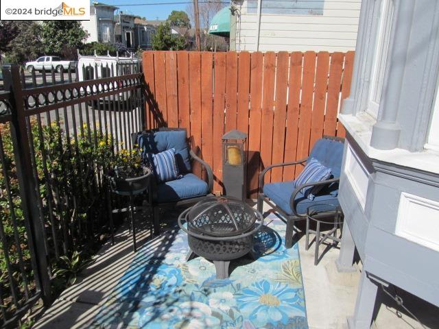 Detail Gallery Image 3 of 30 For 1036 Willow St, Oakland,  CA 94607 - – Beds | – Baths