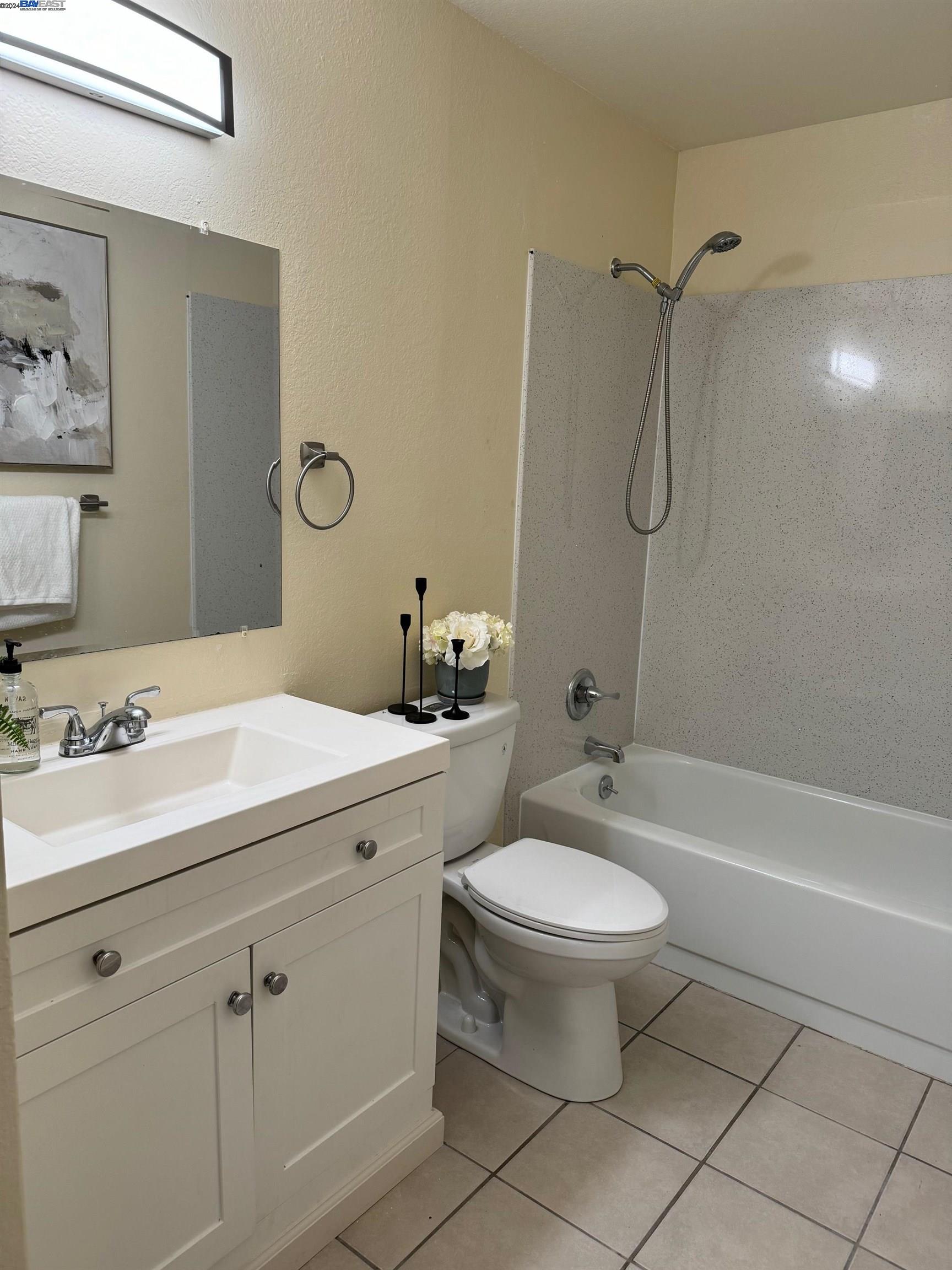 Detail Gallery Image 11 of 15 For 27951 Thornton Ct 1a,  Hayward,  CA 94544 - 2 Beds | 1/1 Baths