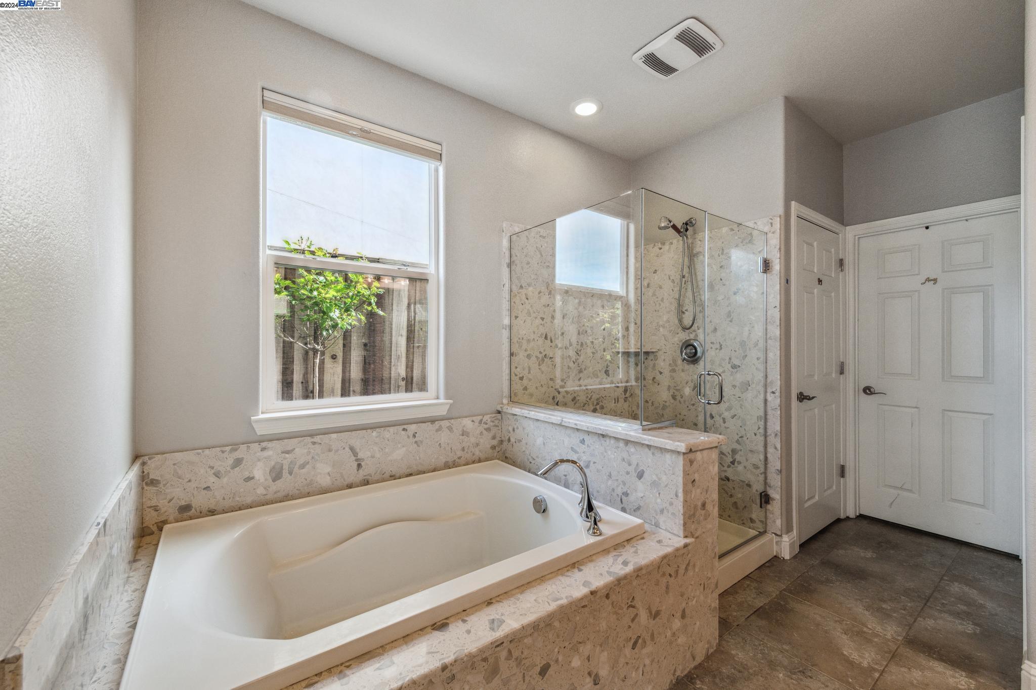 Detail Gallery Image 23 of 50 For 100 Sonas Dr, Hayward,  CA 94542 - 4 Beds | 3/1 Baths