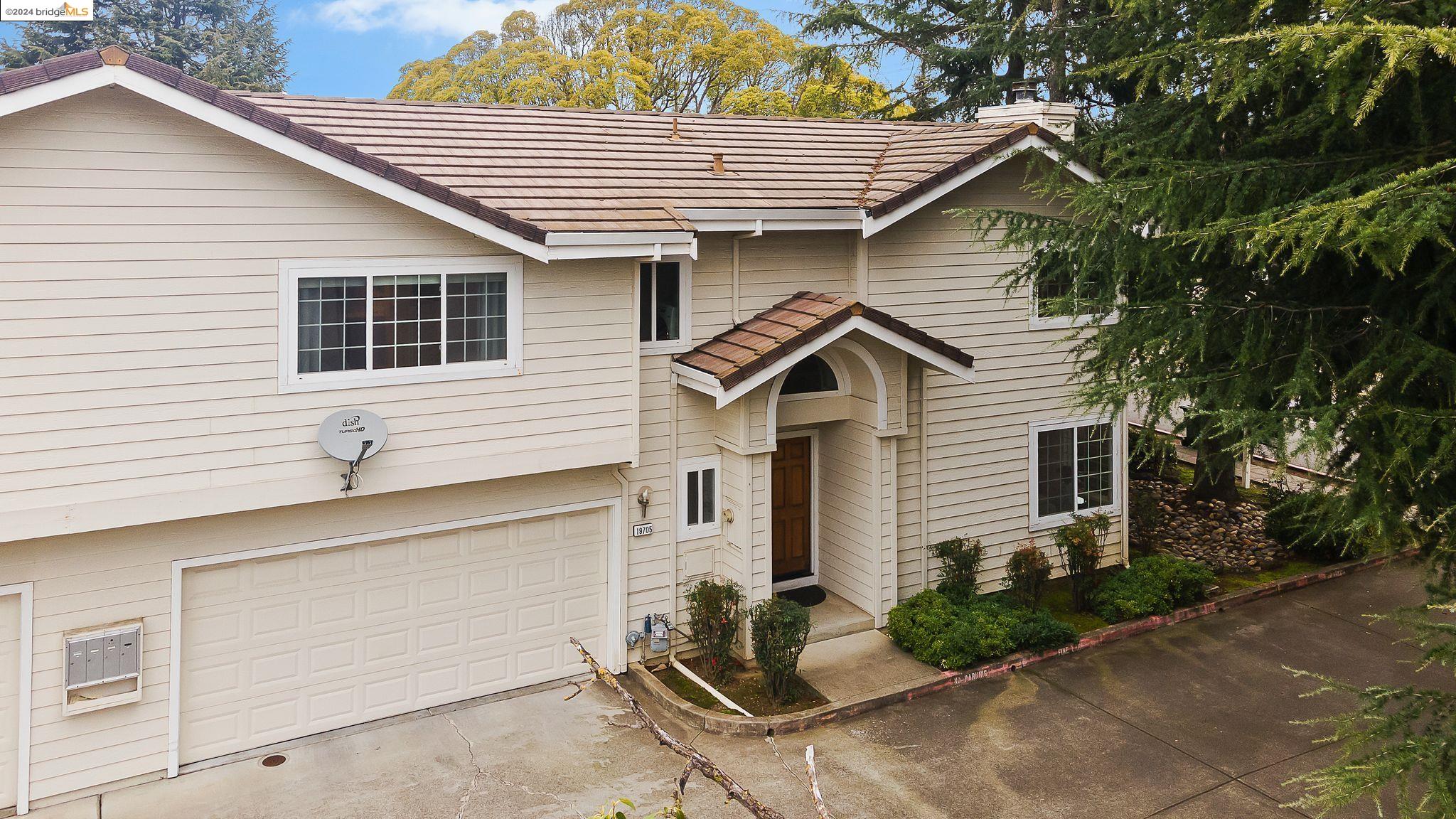 More Details about MLS # 41054867 : 19705 REDWOOD RD