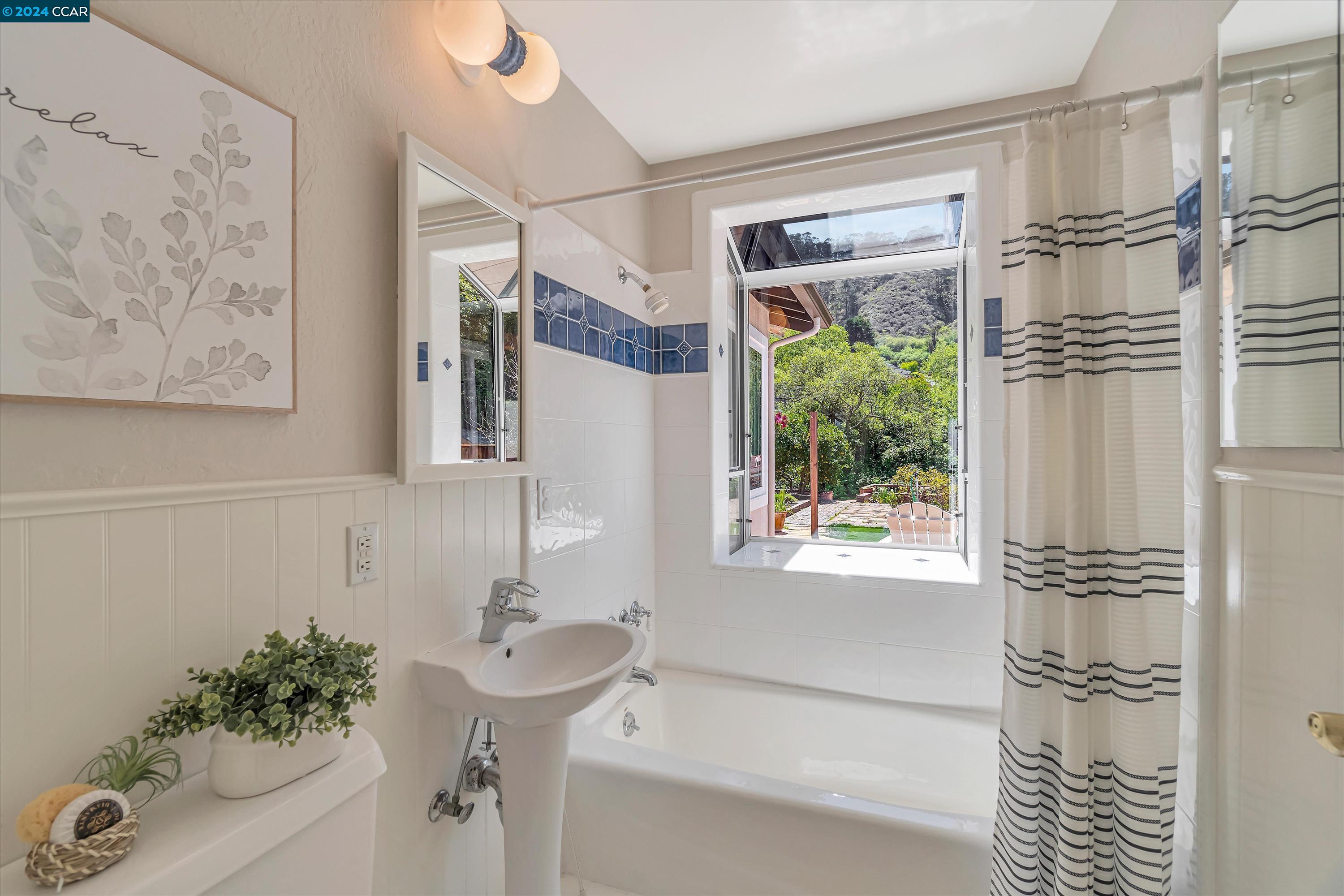Detail Gallery Image 31 of 51 For 1508 Madeira Dr, Pacifica,  CA 94044 - 4 Beds | 2 Baths