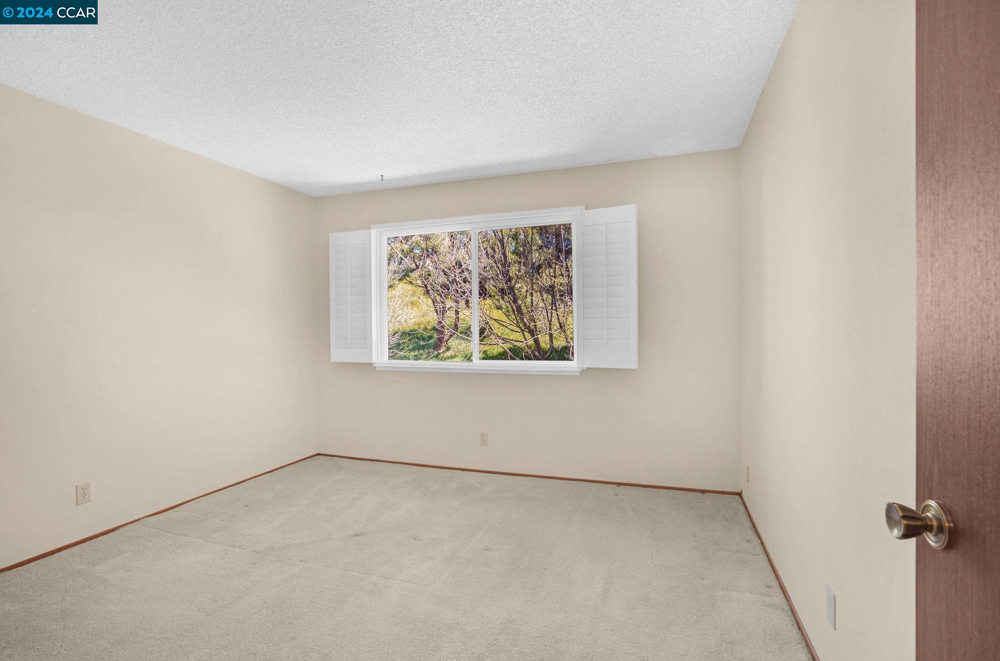 Detail Gallery Image 20 of 33 For 124 Fountainhead Ct., Martinez,  CA 94553-4908 - 4 Beds | 2/1 Baths