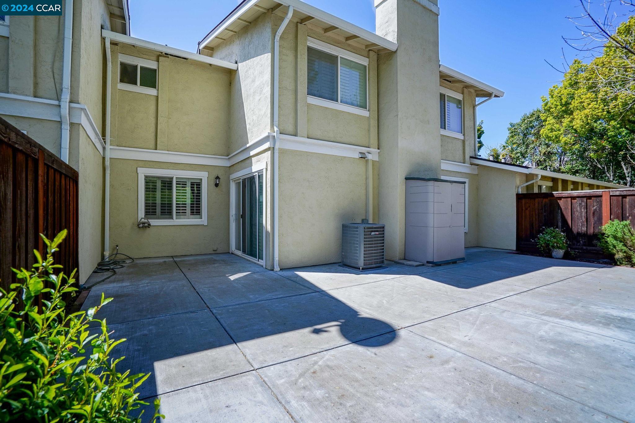 Detail Gallery Image 25 of 33 For 124 Fountainhead Ct., Martinez,  CA 94553-4908 - 4 Beds | 2/1 Baths