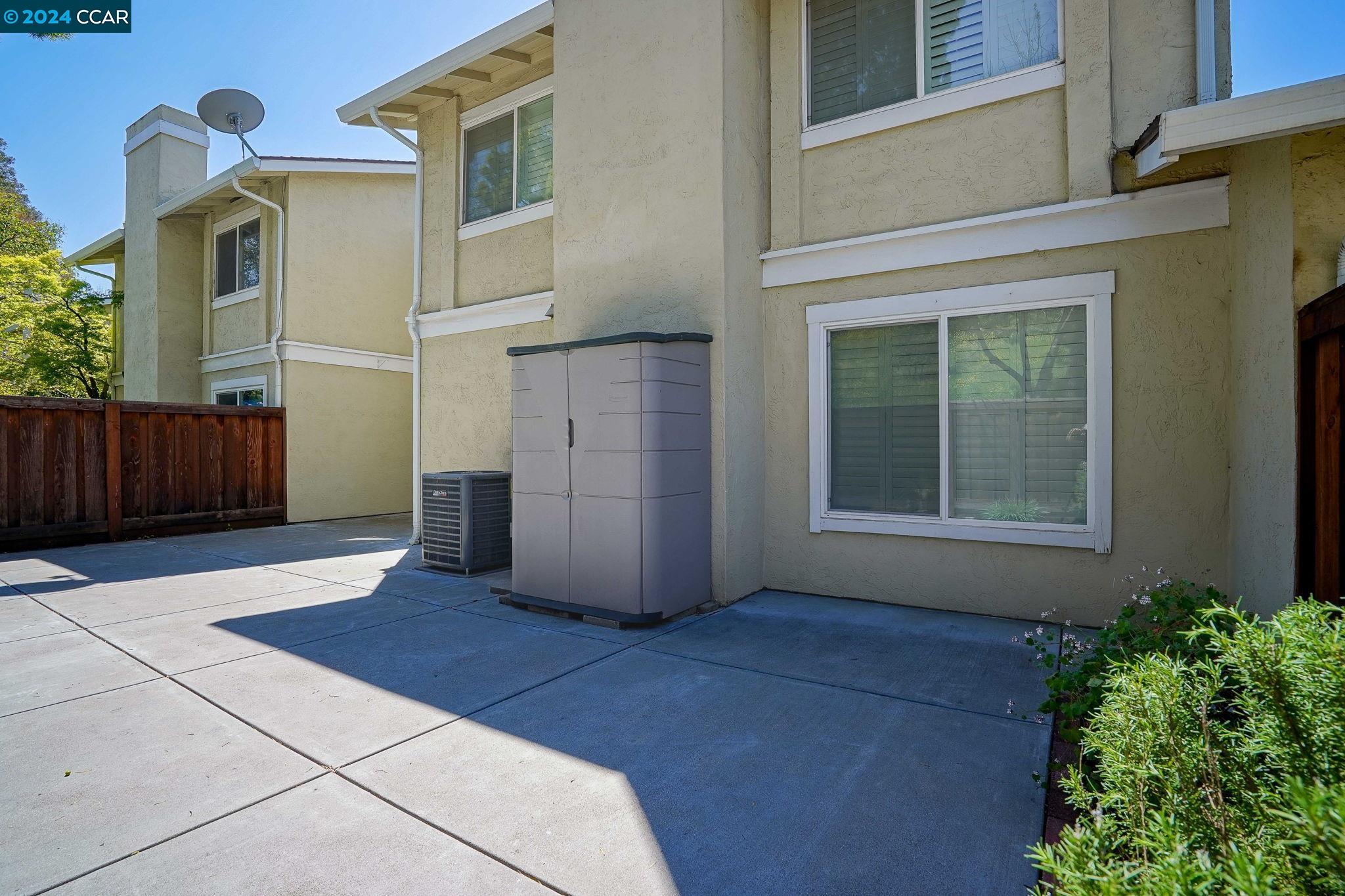 Detail Gallery Image 26 of 33 For 124 Fountainhead Ct., Martinez,  CA 94553-4908 - 4 Beds | 2/1 Baths