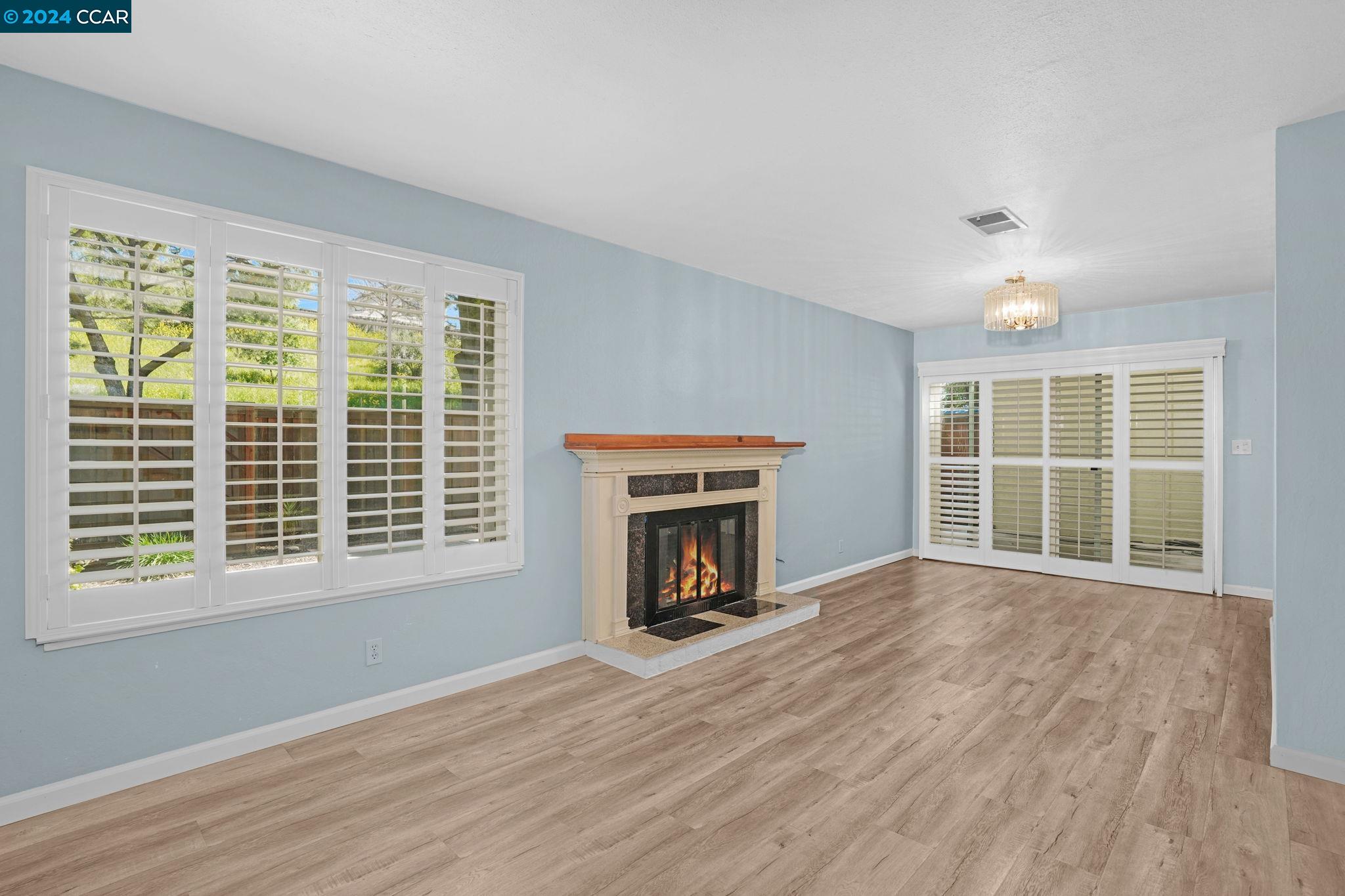 Detail Gallery Image 4 of 33 For 124 Fountainhead Ct., Martinez,  CA 94553-4908 - 4 Beds | 2/1 Baths