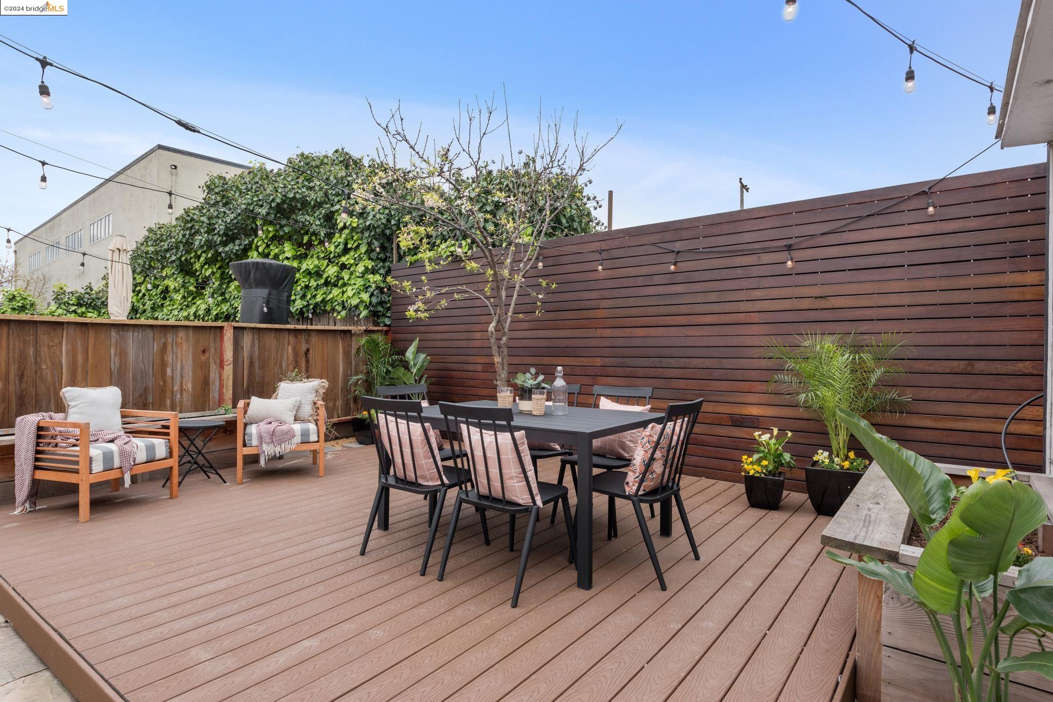 Detail Gallery Image 31 of 39 For 927 33rd St, Oakland,  CA 94608 - 2 Beds | 1 Baths