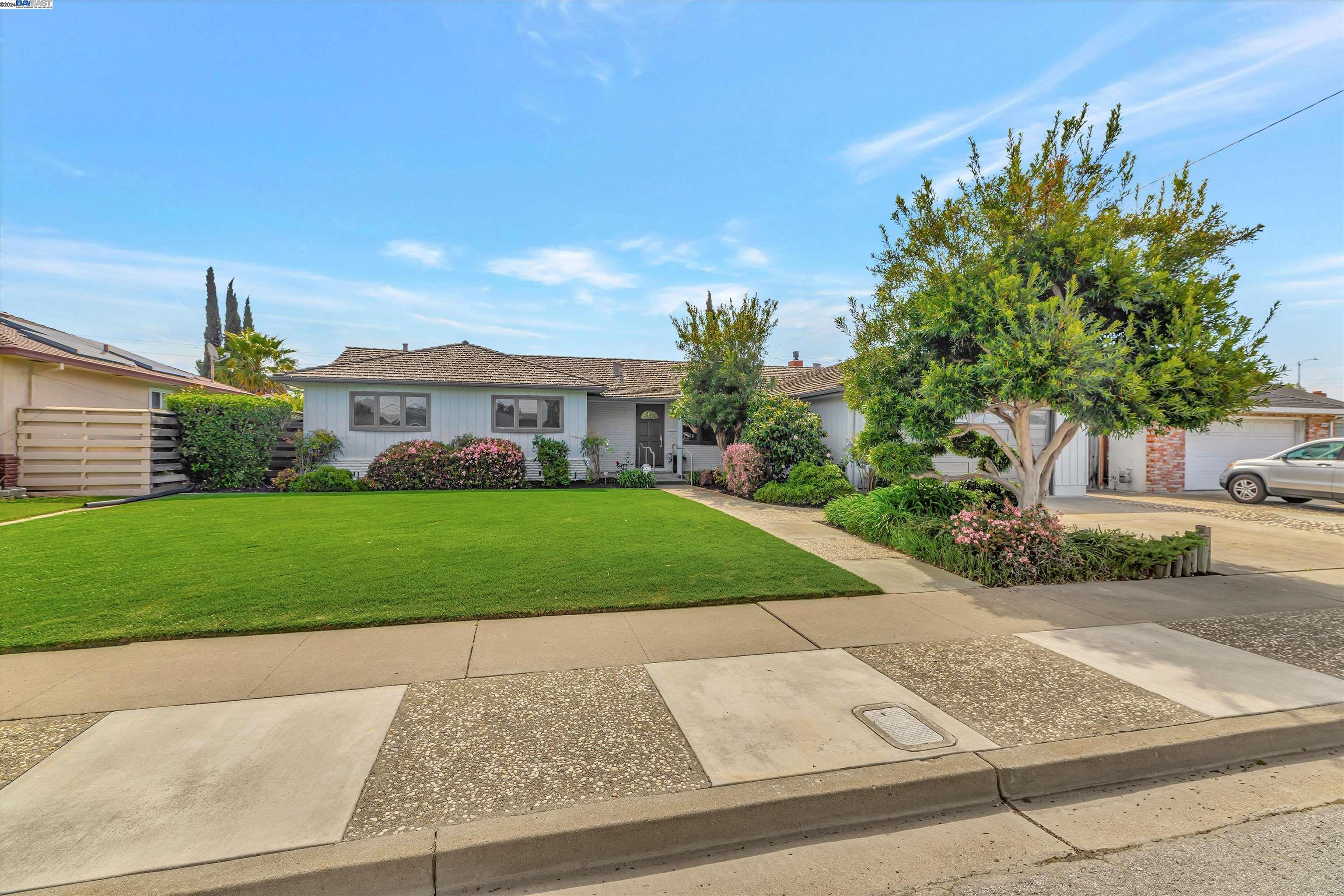 Detail Gallery Image 1 of 1 For 5364 York Dr, Fremont,  CA 94536 - 4 Beds | 2/1 Baths